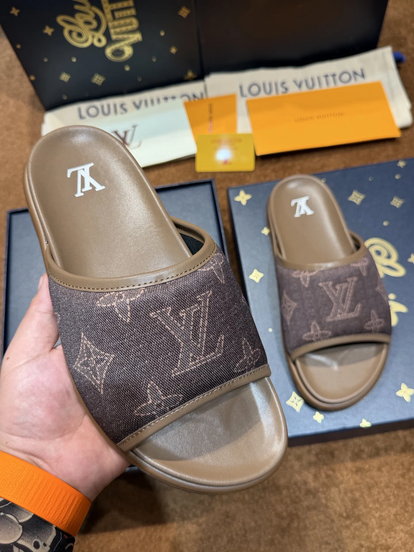 LV 27FW LDWAQLG 024 슬리퍼 15