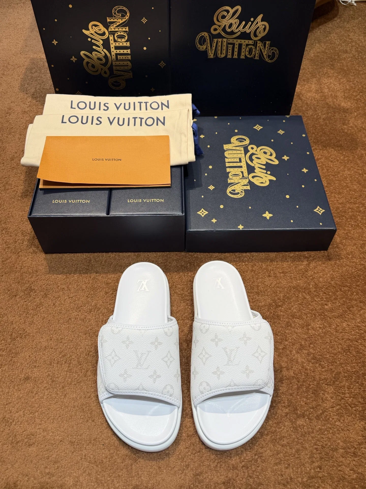 LV 27FW LDWAQLG 025 슬리퍼 8