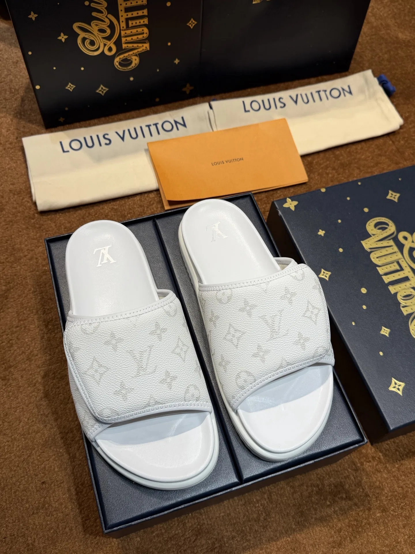 LV 27FW LDWAQLG 025 슬리퍼 7
