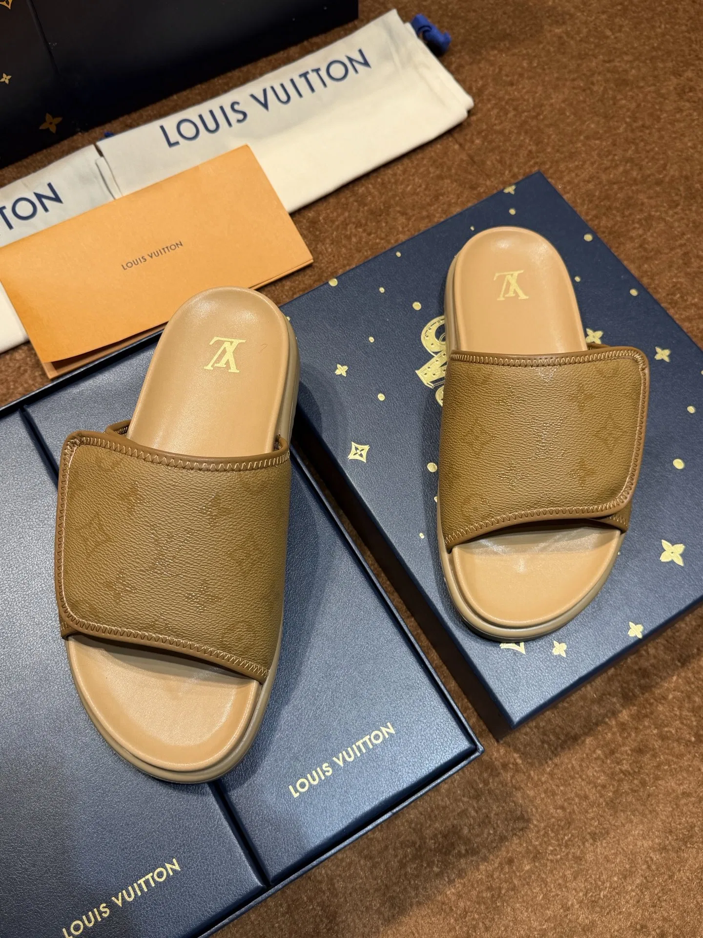 LV 27FW LDWAQLG 025 슬리퍼 16