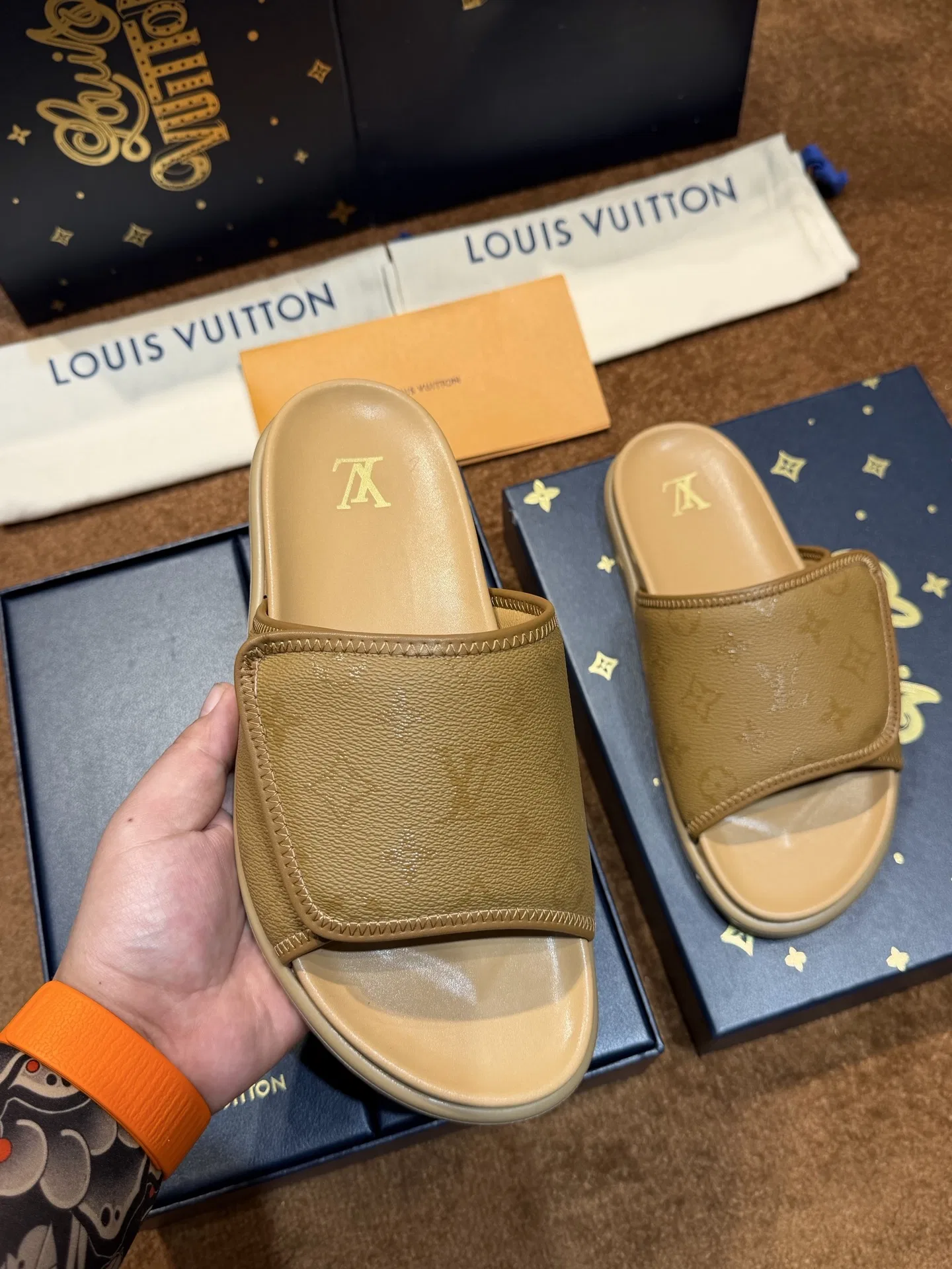 LV 27FW LDWAQLG 025 슬리퍼 17