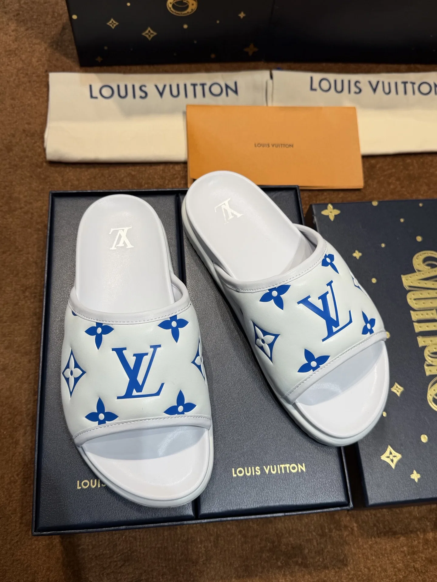 LV 27FW LDWAQLG 026 슬리퍼 9