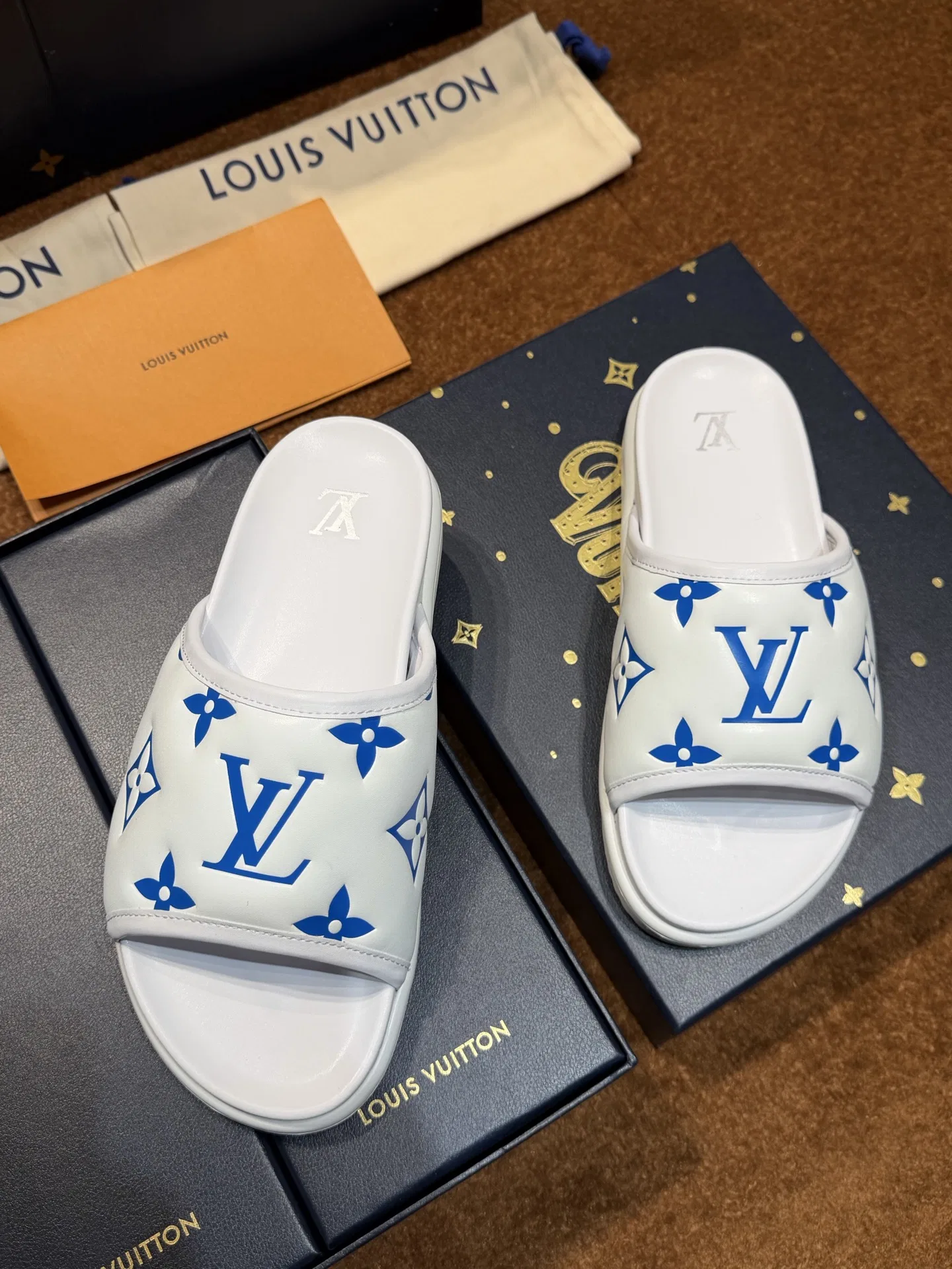 LV 27FW LDWAQLG 026 슬리퍼 10