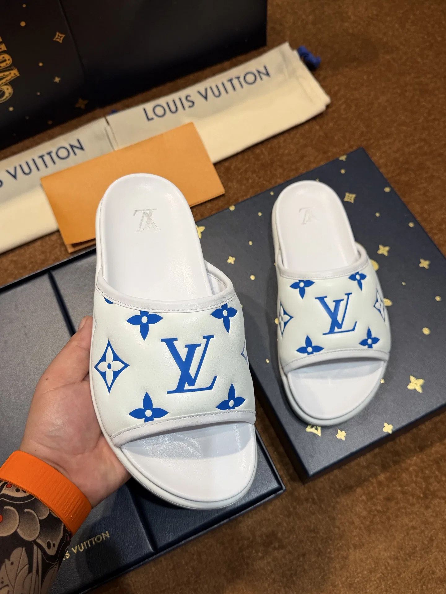 LV 27FW LDWAQLG 026 슬리퍼 11