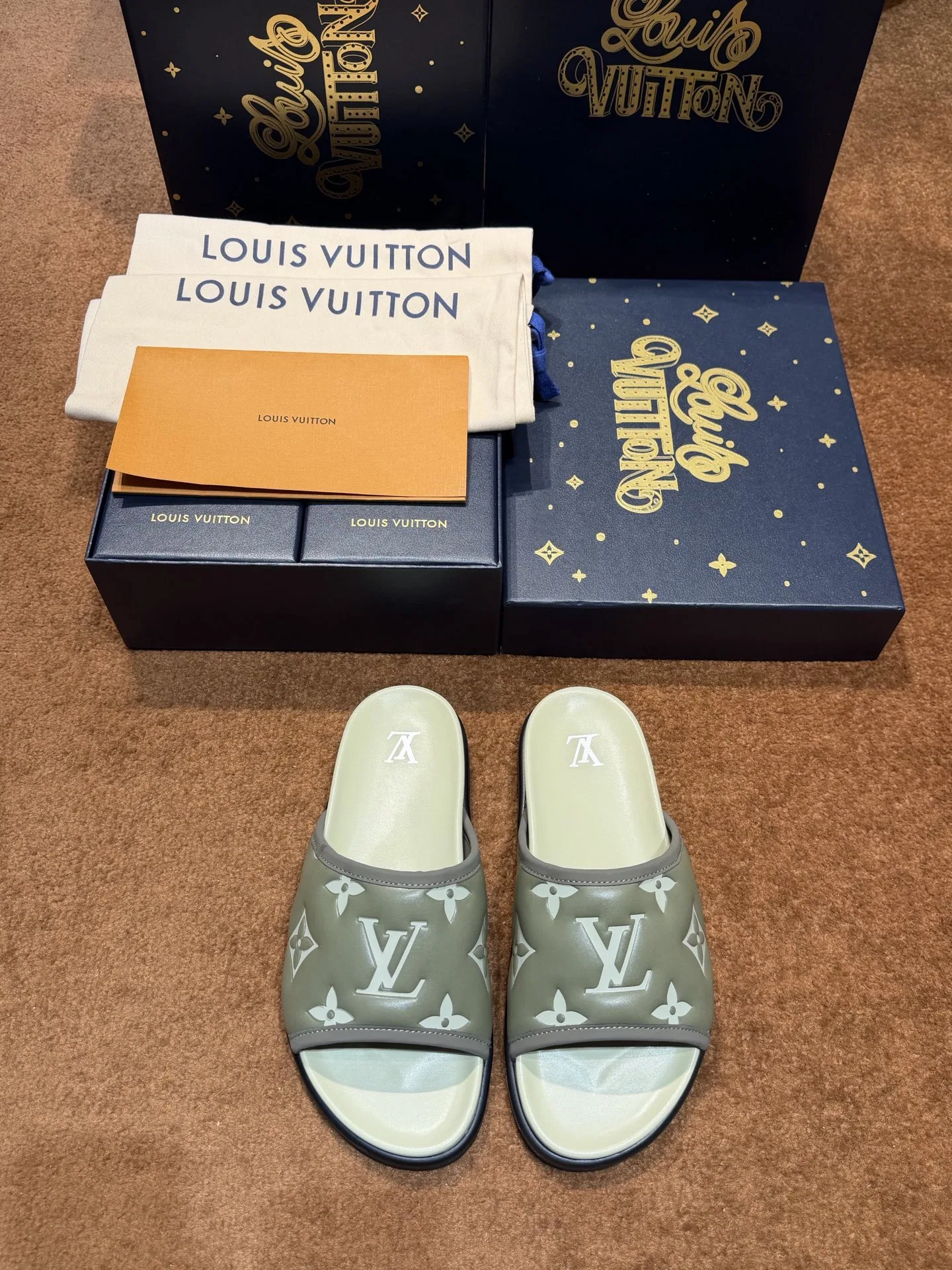 LV 27FW LDWAQLG 026 슬리퍼 14