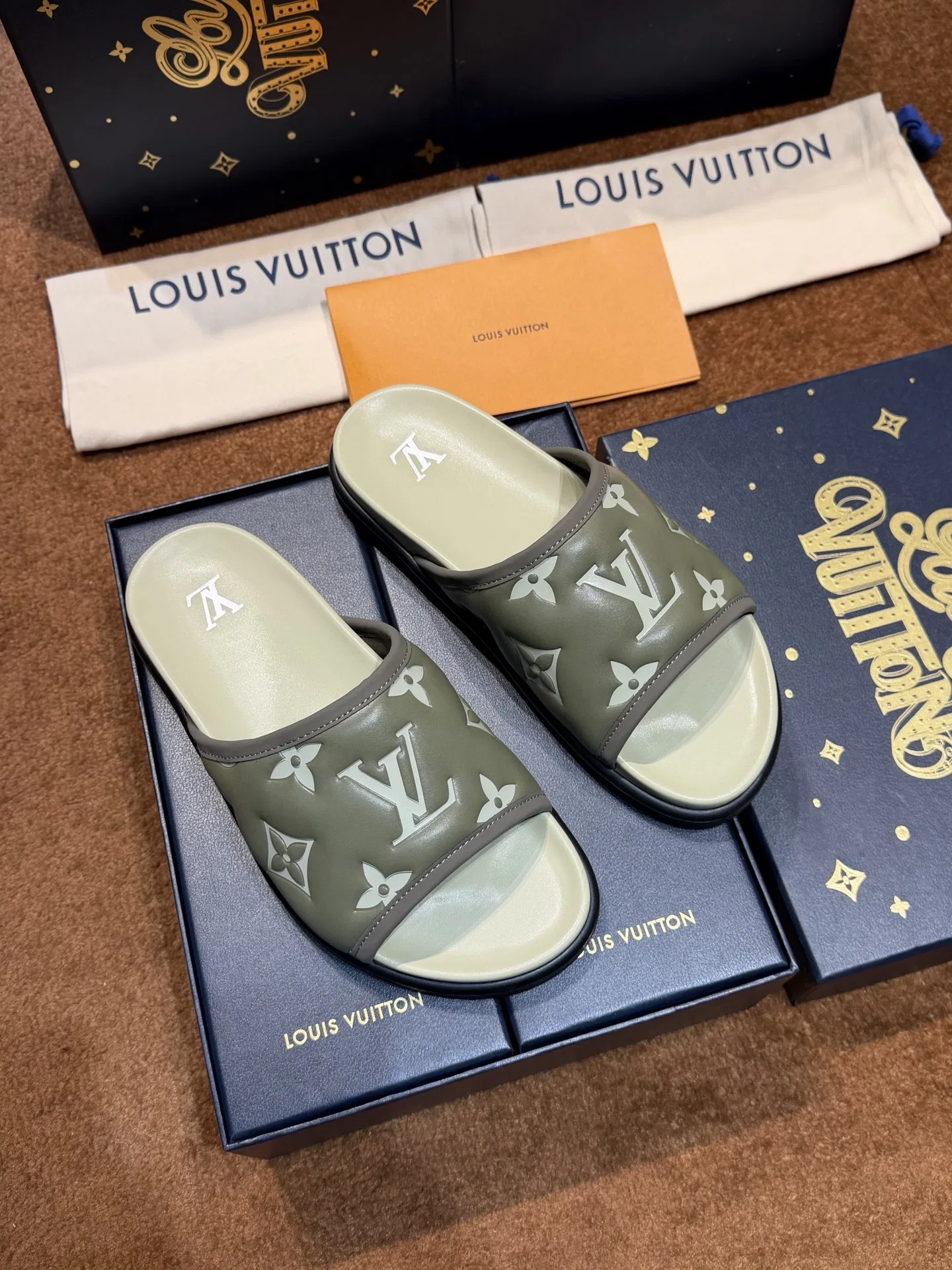 LV 27FW LDWAQLG 026 슬리퍼 16