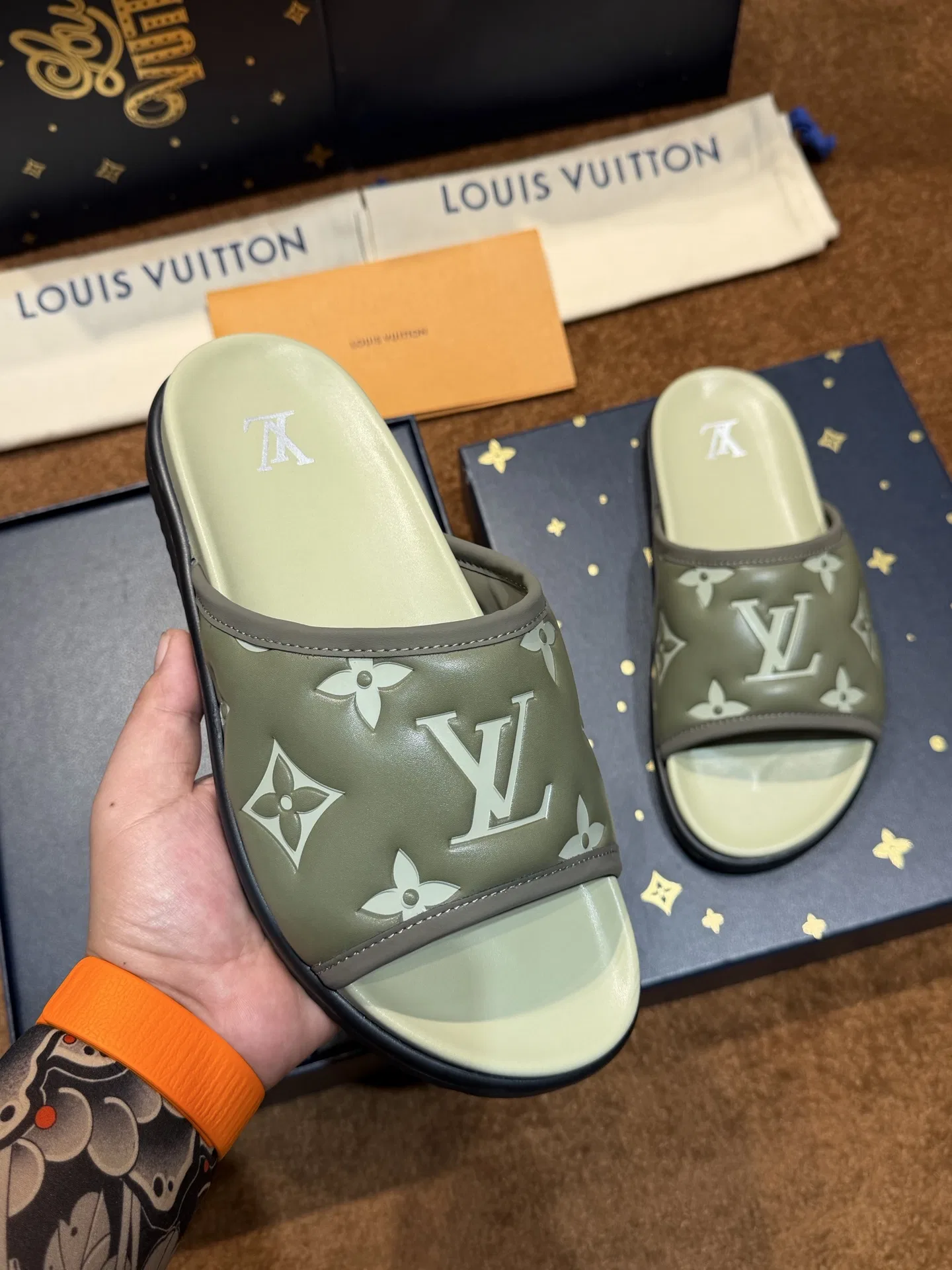 LV 27FW LDWAQLG 026 슬리퍼 17
