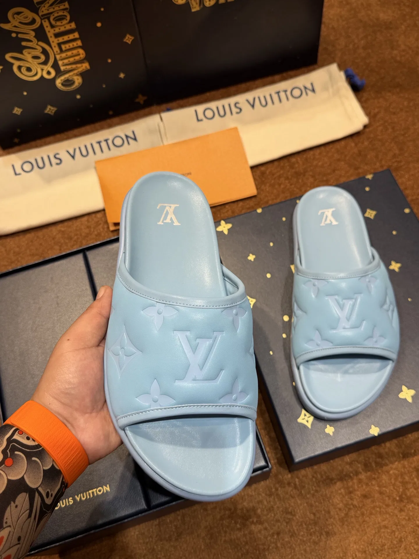 LV 27FW LDWAQLG 026 슬리퍼 23