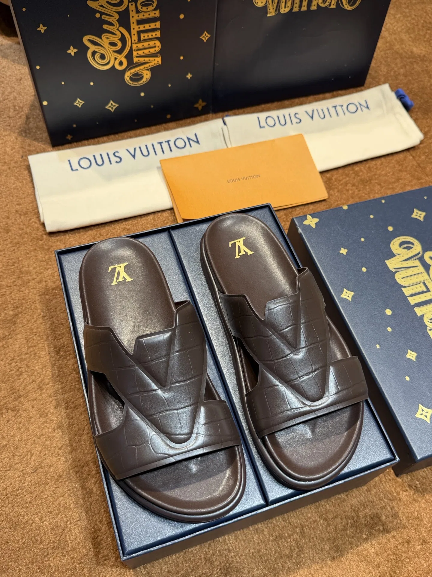 LV 27FW LDWAQLG 027 슬리퍼 7