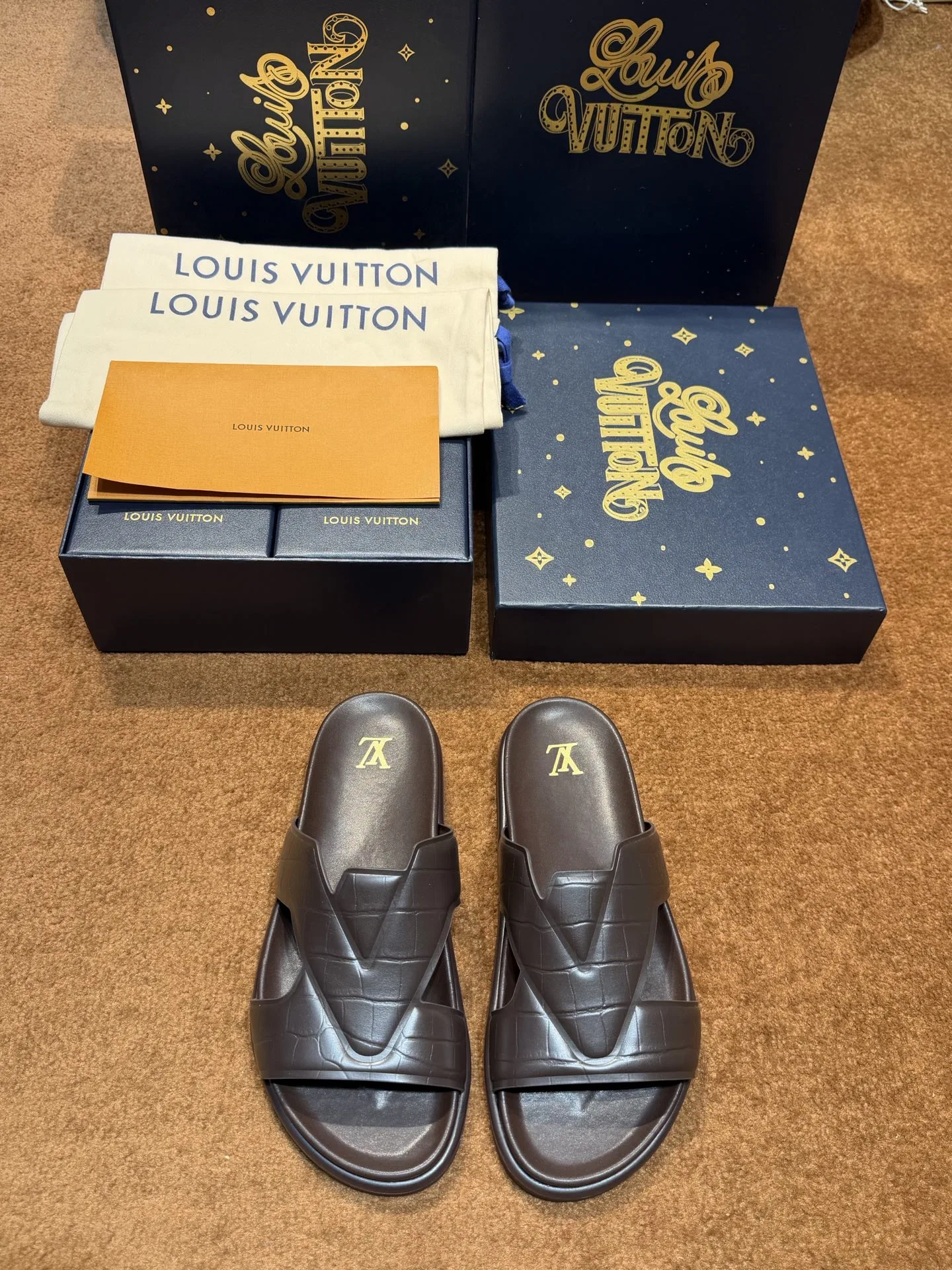 LV 27FW LDWAQLG 027 슬리퍼 8