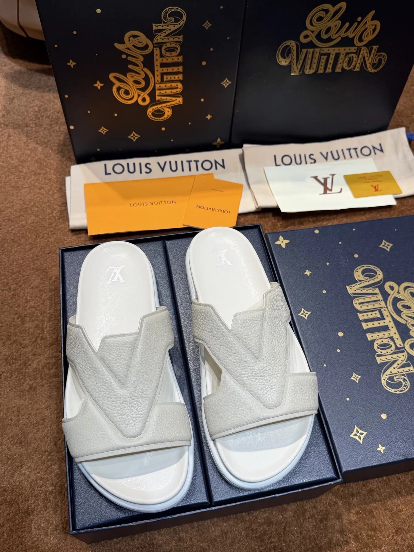 LV 27FW LDWAQLG 027 슬리퍼 18