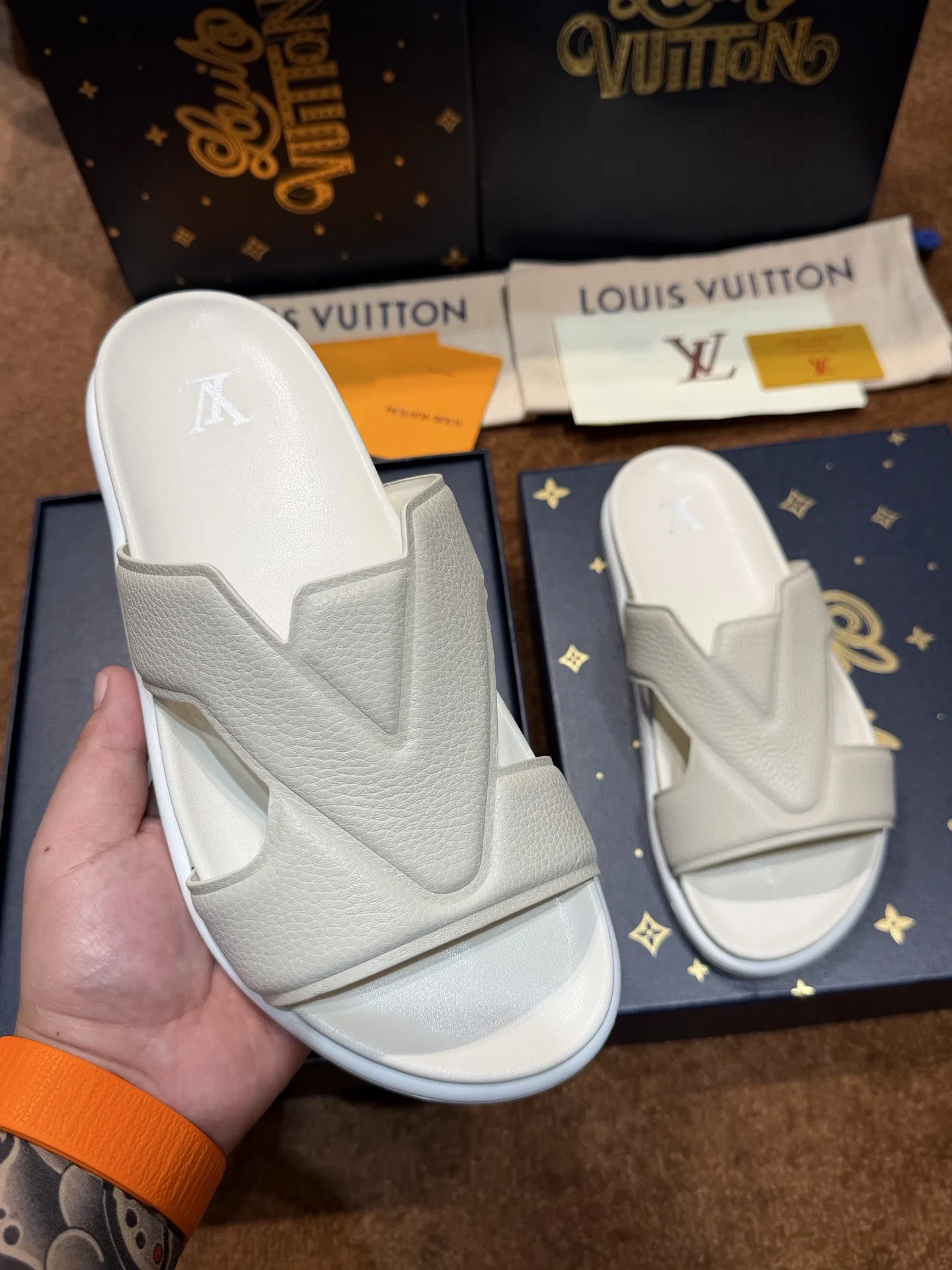 LV 27FW LDWAQLG 027 슬리퍼 21