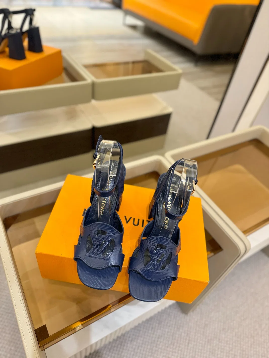LV 27FW LDWAQLG 030 구두 13