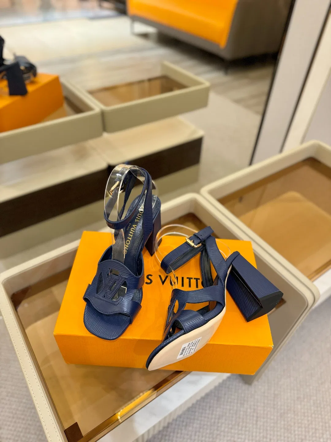 LV 27FW LDWAQLG 030 구두 14