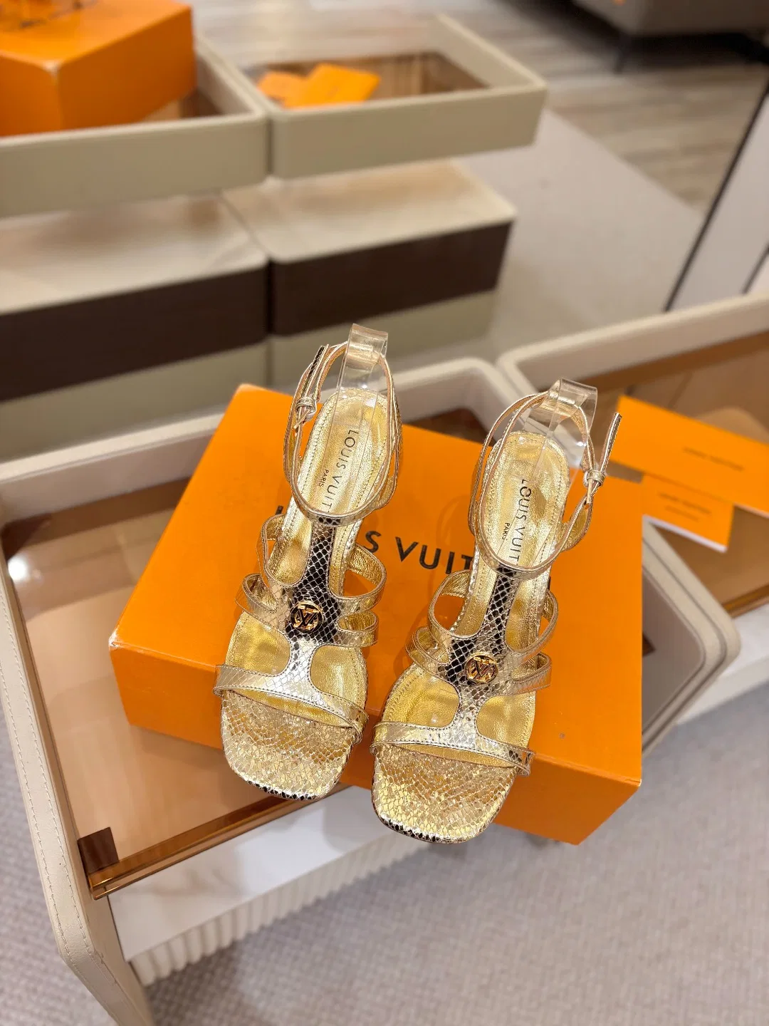 LV 27FW LDWAQLG 033 구두 30