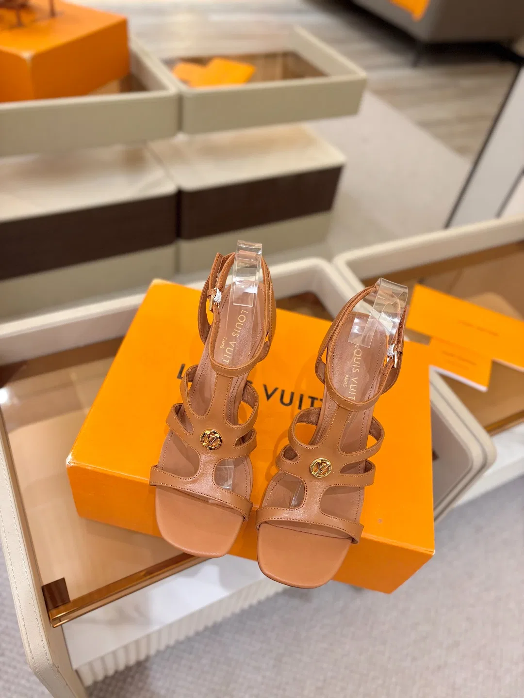 LV 27FW LDWAQLG 033 구두 39