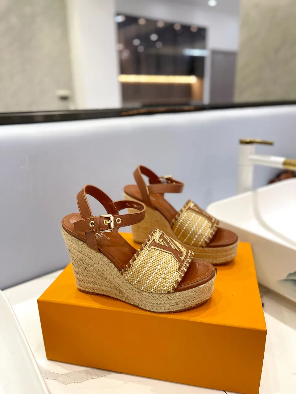 LV 27FW LDWAQLG 035 구두 17