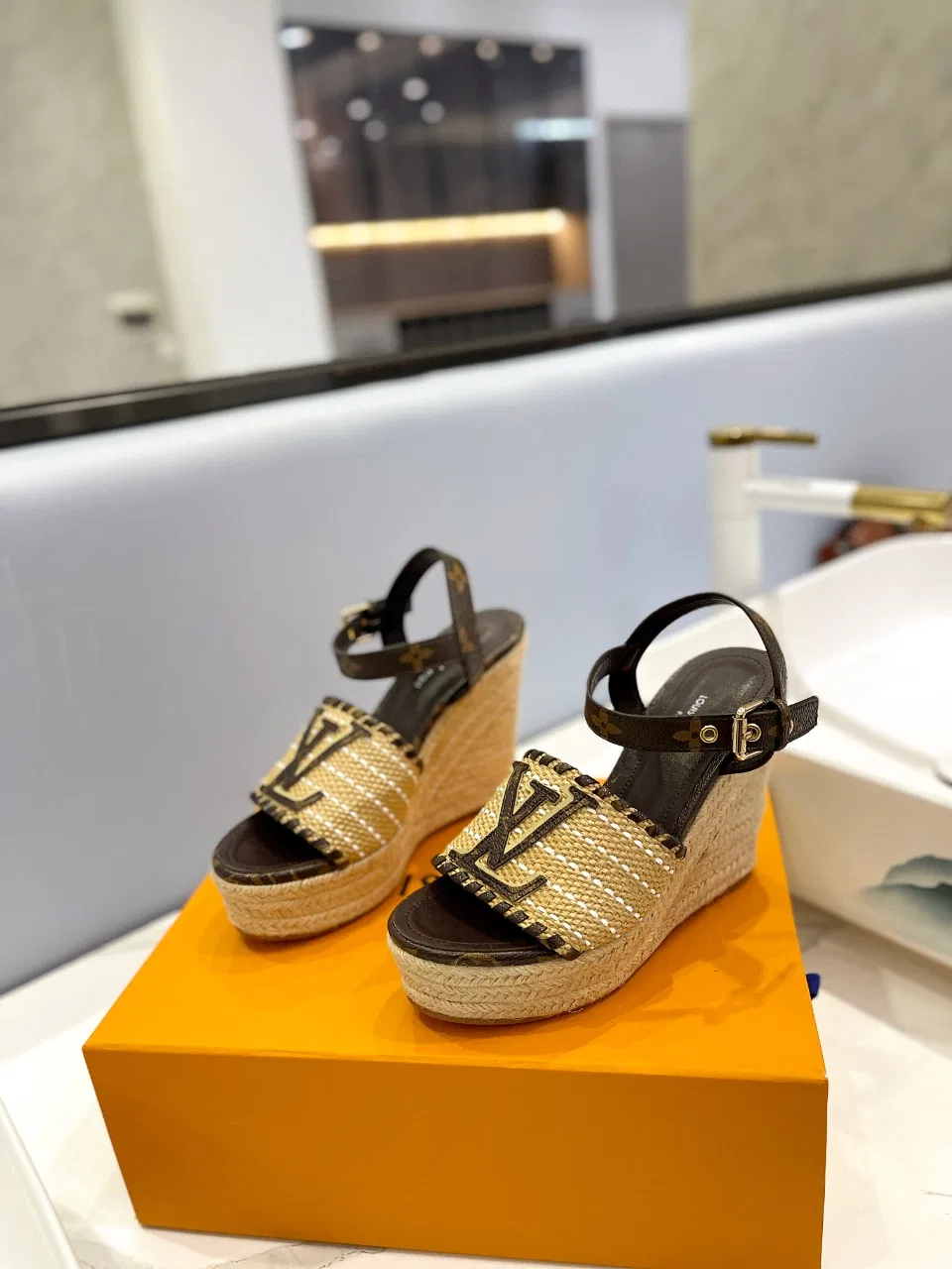 LV 27FW LDWAQLG 035 구두 21