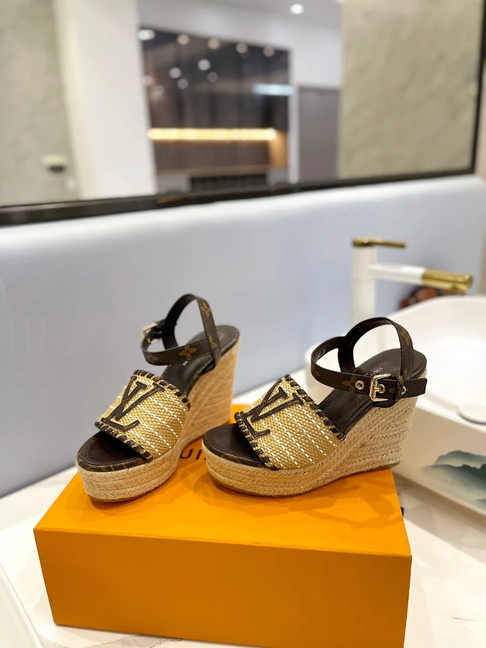 LV 27FW LDWAQLG 035 구두 22