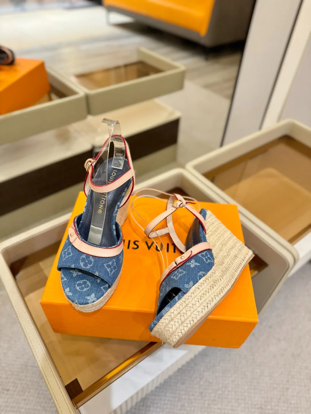 LV 27FW LDWAQLG 037 구두 23
