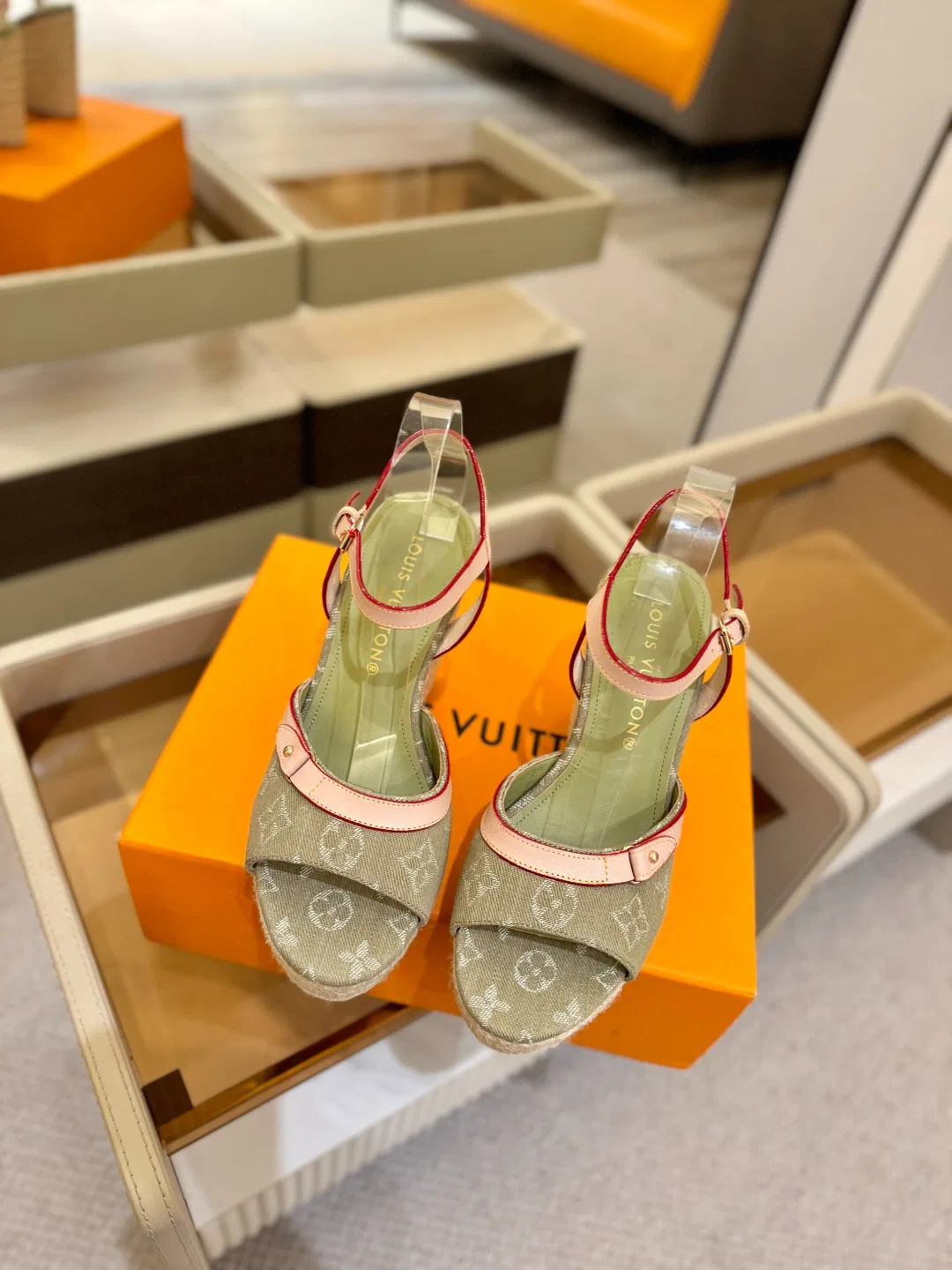 LV 27FW LDWAQLG 037 구두 39