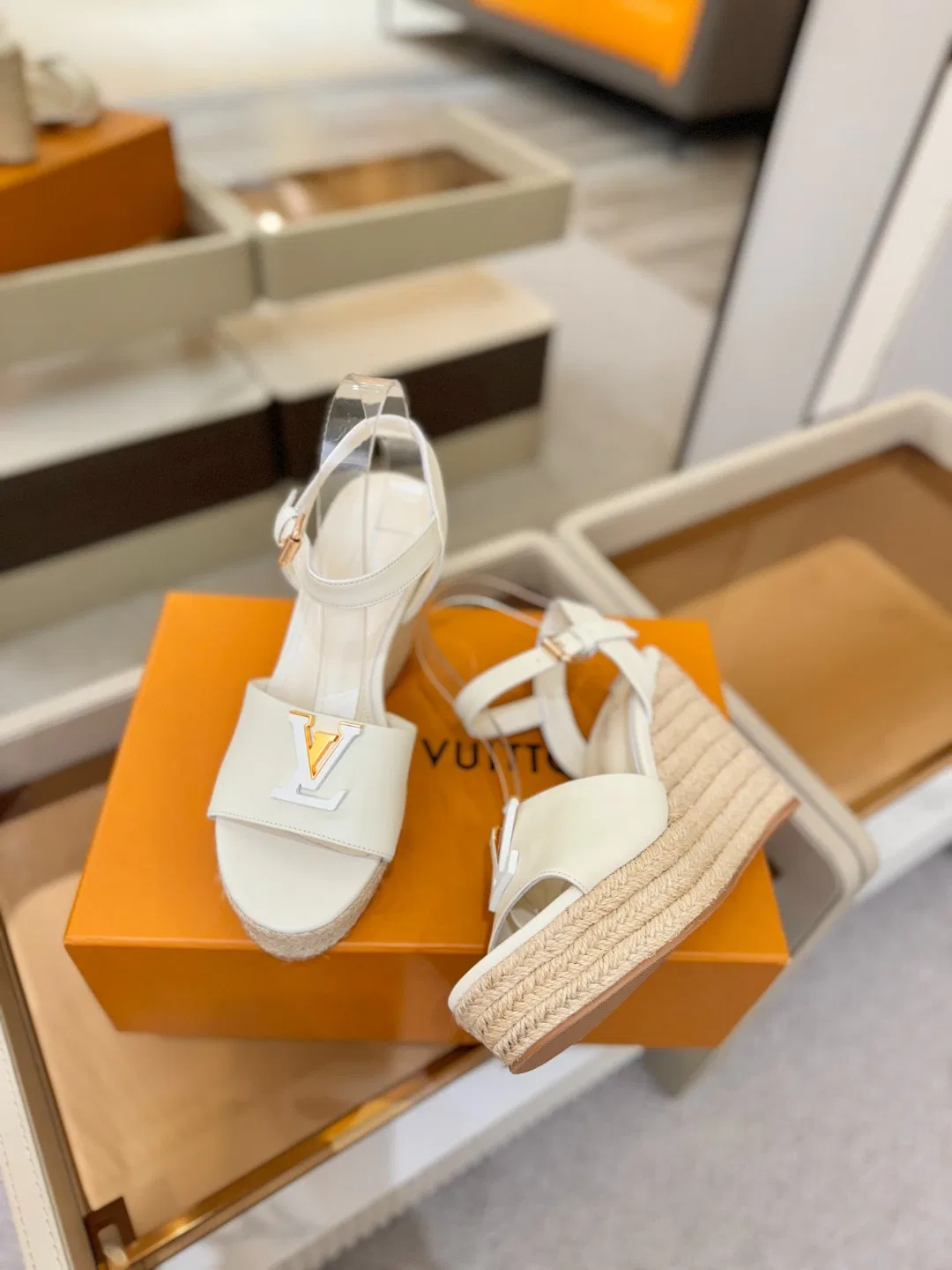 LV 27FW LDWAQLG 038 구두 14
