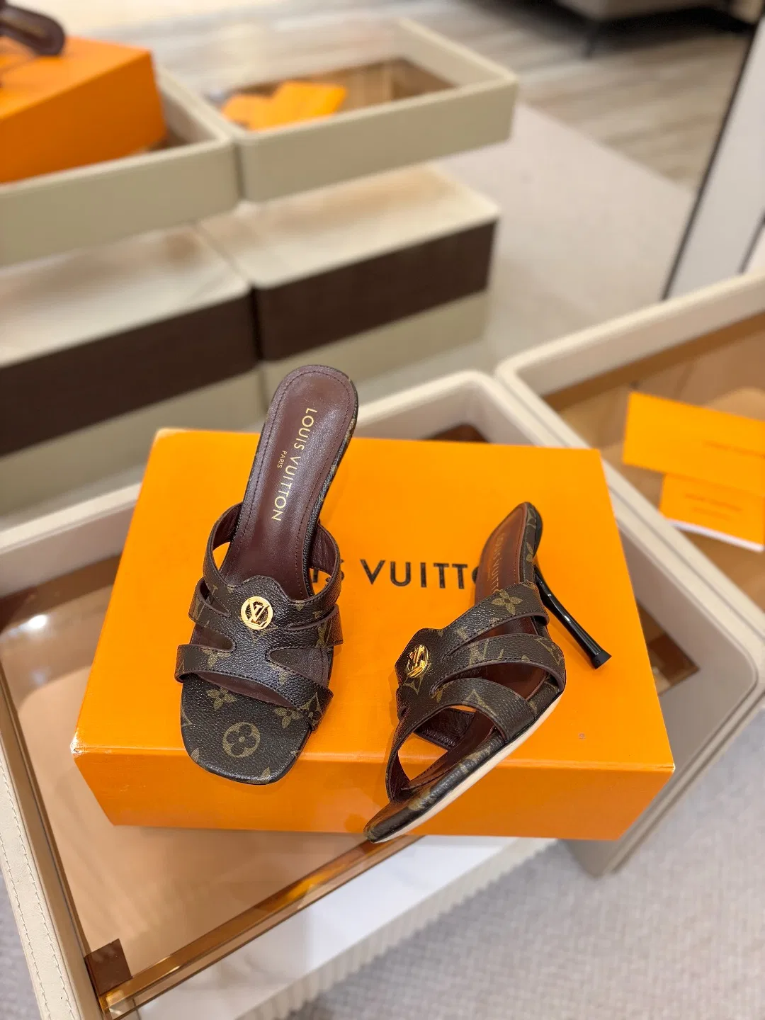 LV 27FW LDWAQLG 039 구두 32