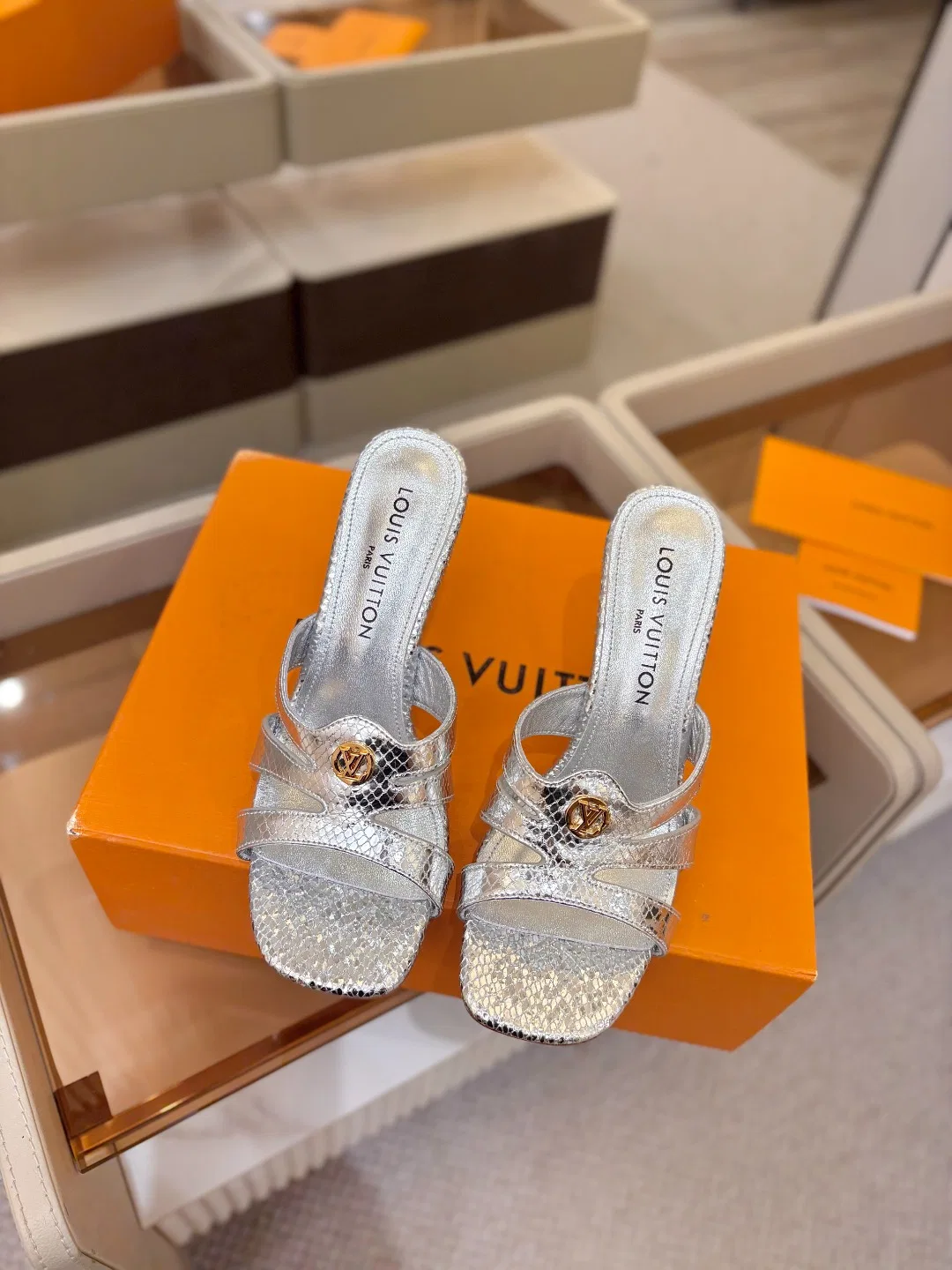 LV 27FW LDWAQLG 039 구두 40