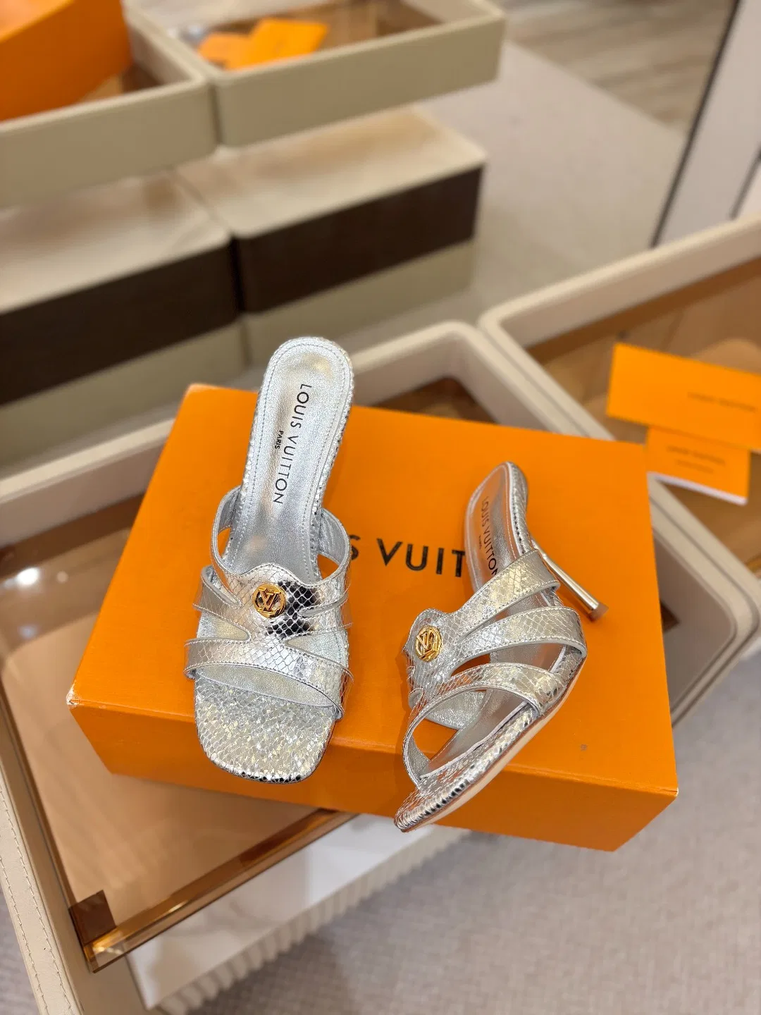 LV 27FW LDWAQLG 039 구두 41