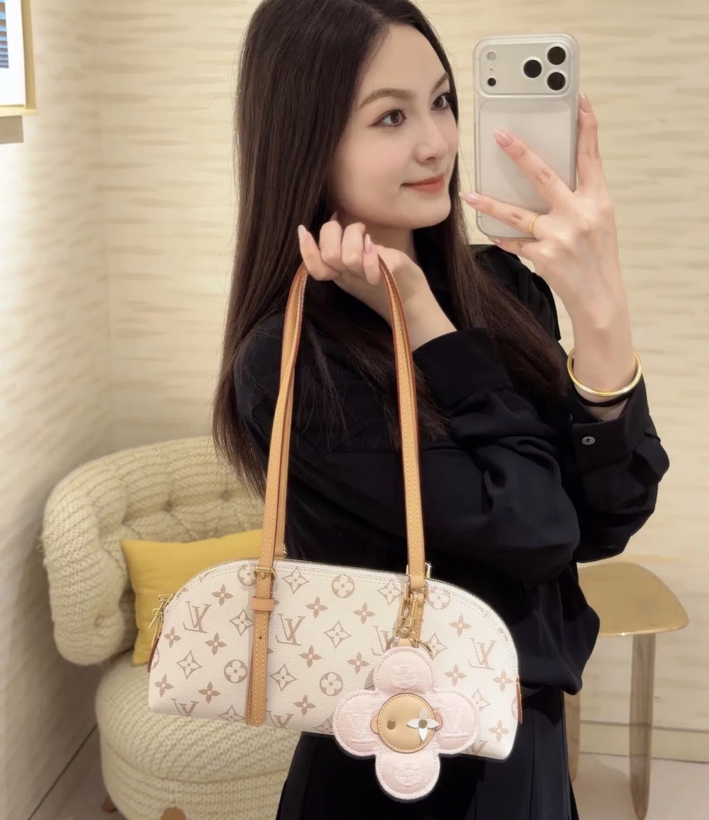 LV 27FW LDWAQLG 042 숄더백 14