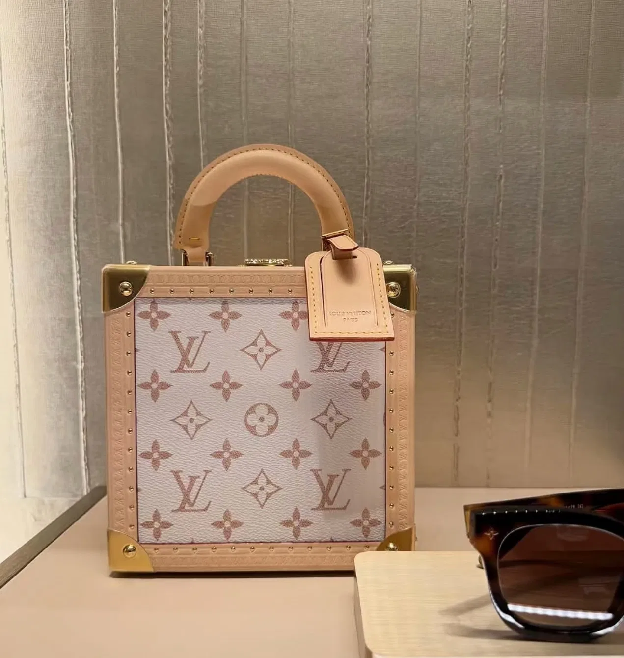 LV 27FW LDWAQLG 043 숄더백 8