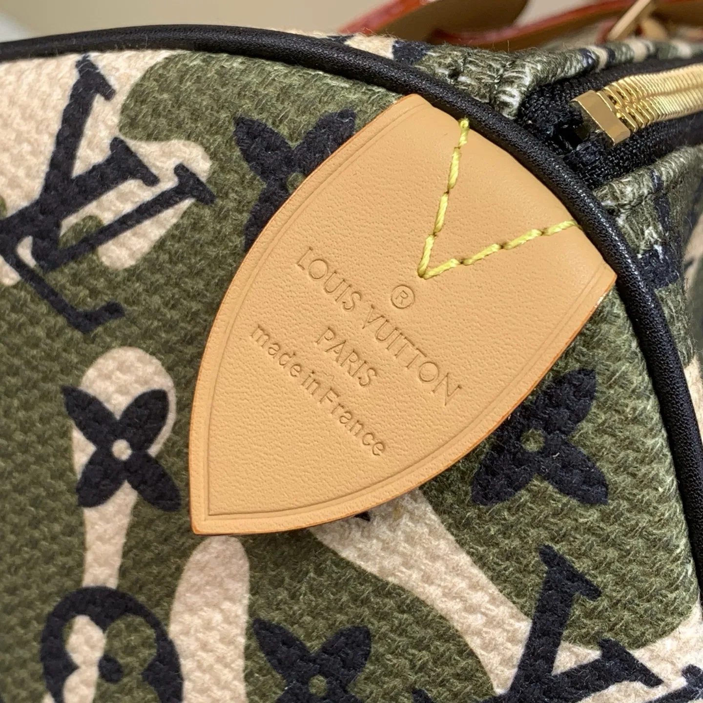 LV 27FW LDWAQLG 044 토트백 18