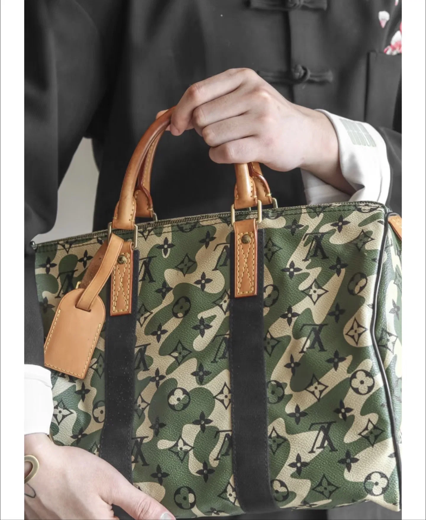 LV 27FW LDWAQLG 044 토트백 30
