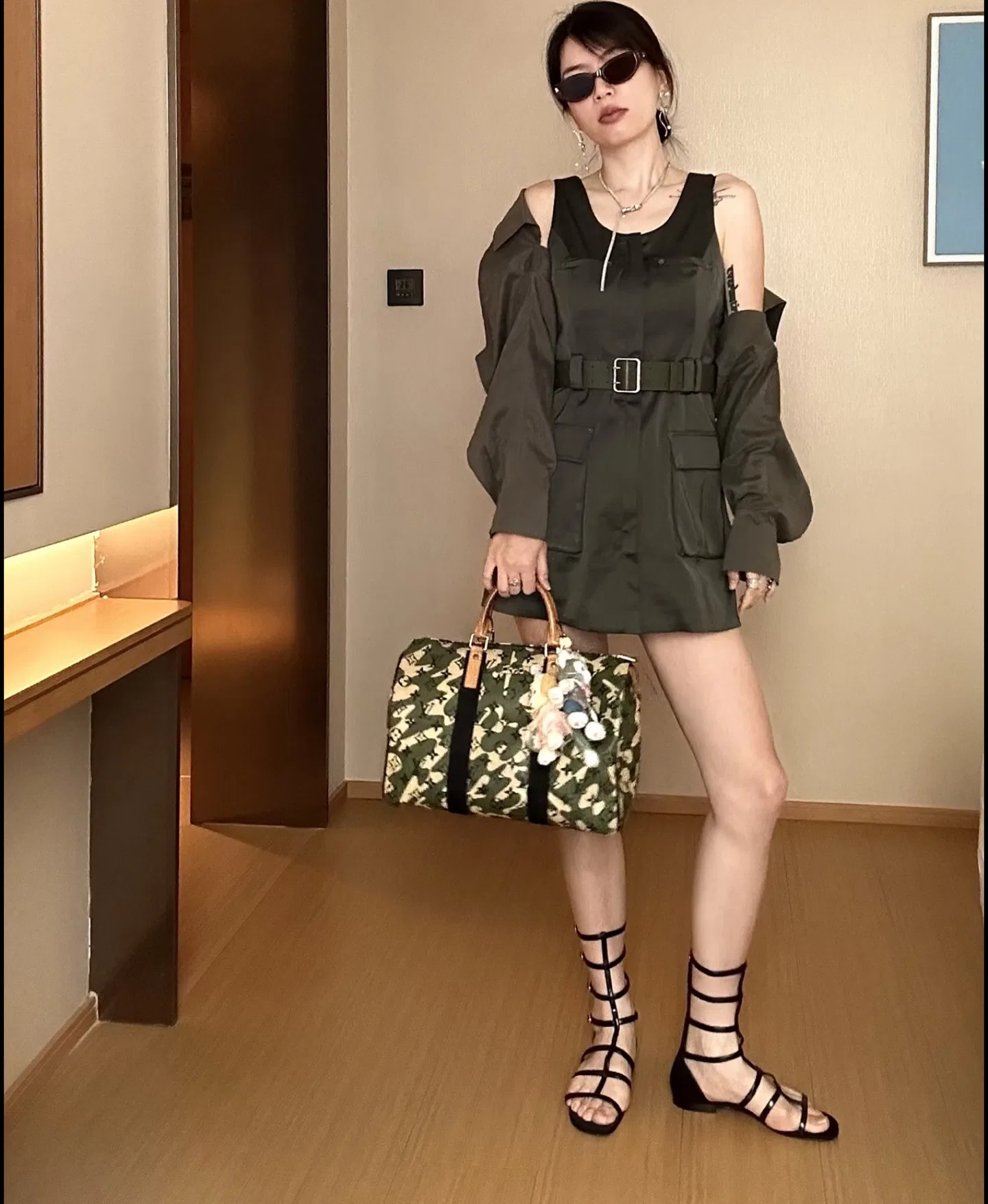 LV 27FW LDWAQLG 044 토트백 34