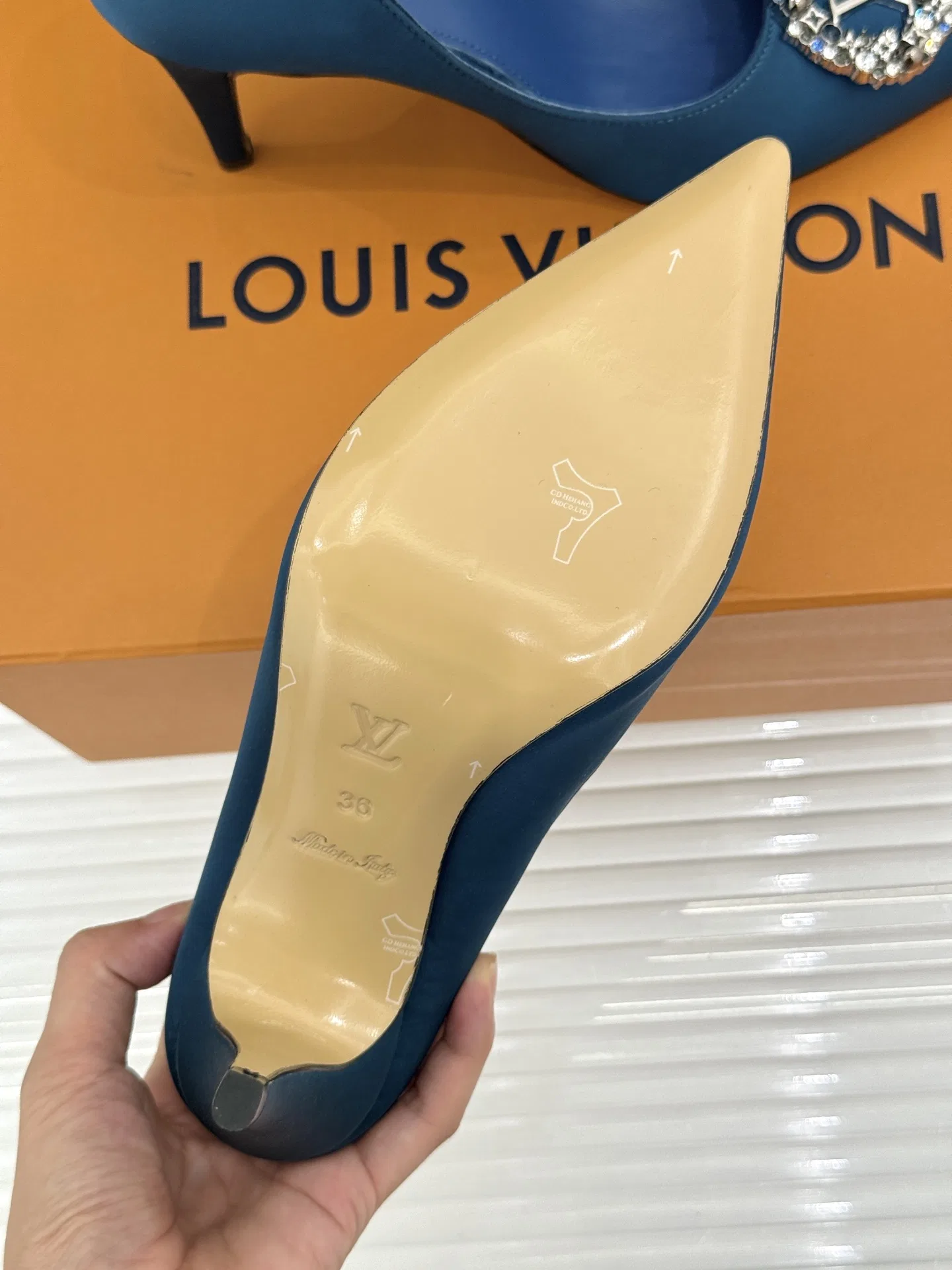 LV 27FW LDWAQLG 050 구두 18
