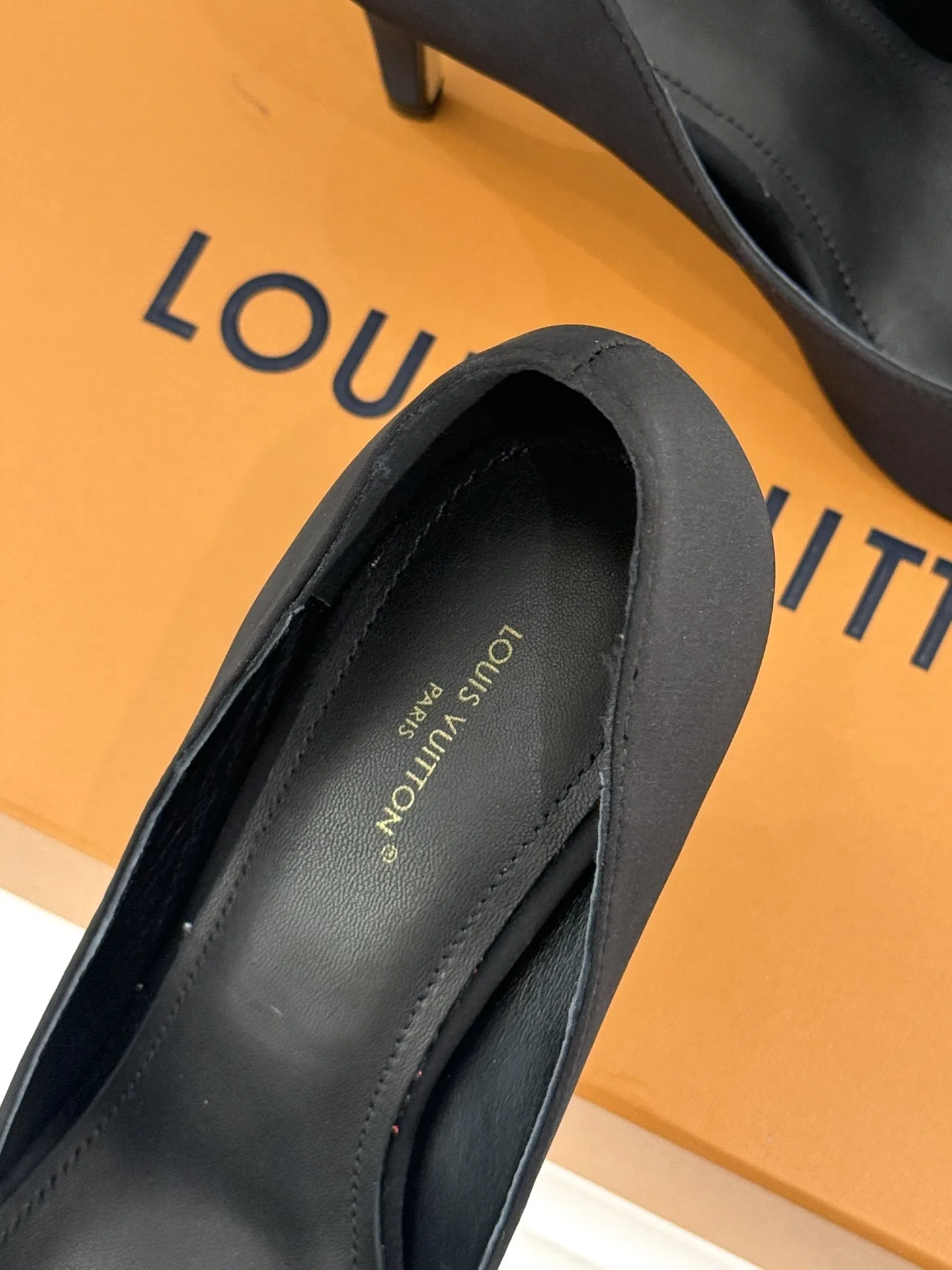 LV 27FW LDWAQLG 050 구두 24