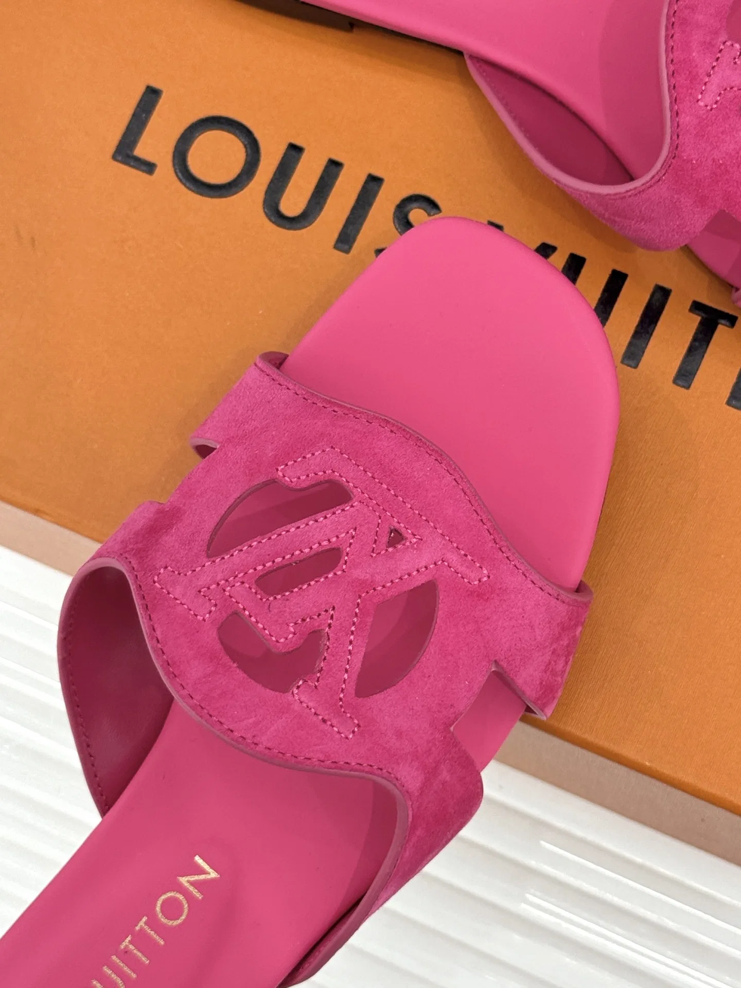LV 27FW LDWAQLG 051 슬리퍼 7