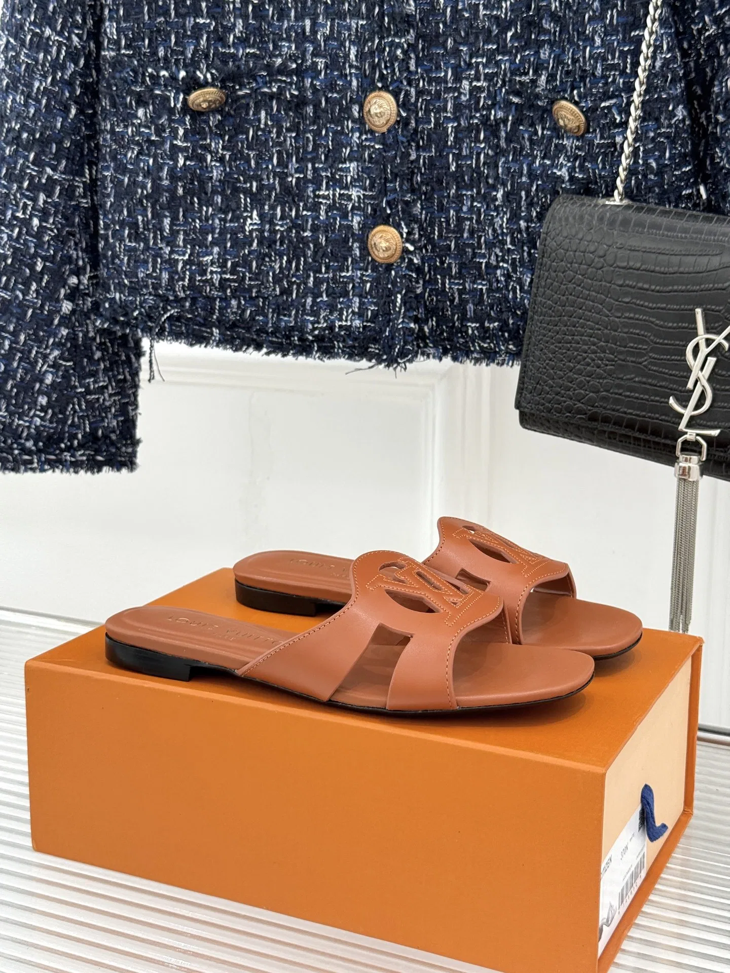 LV 27FW LDWAQLG 051 슬리퍼 10