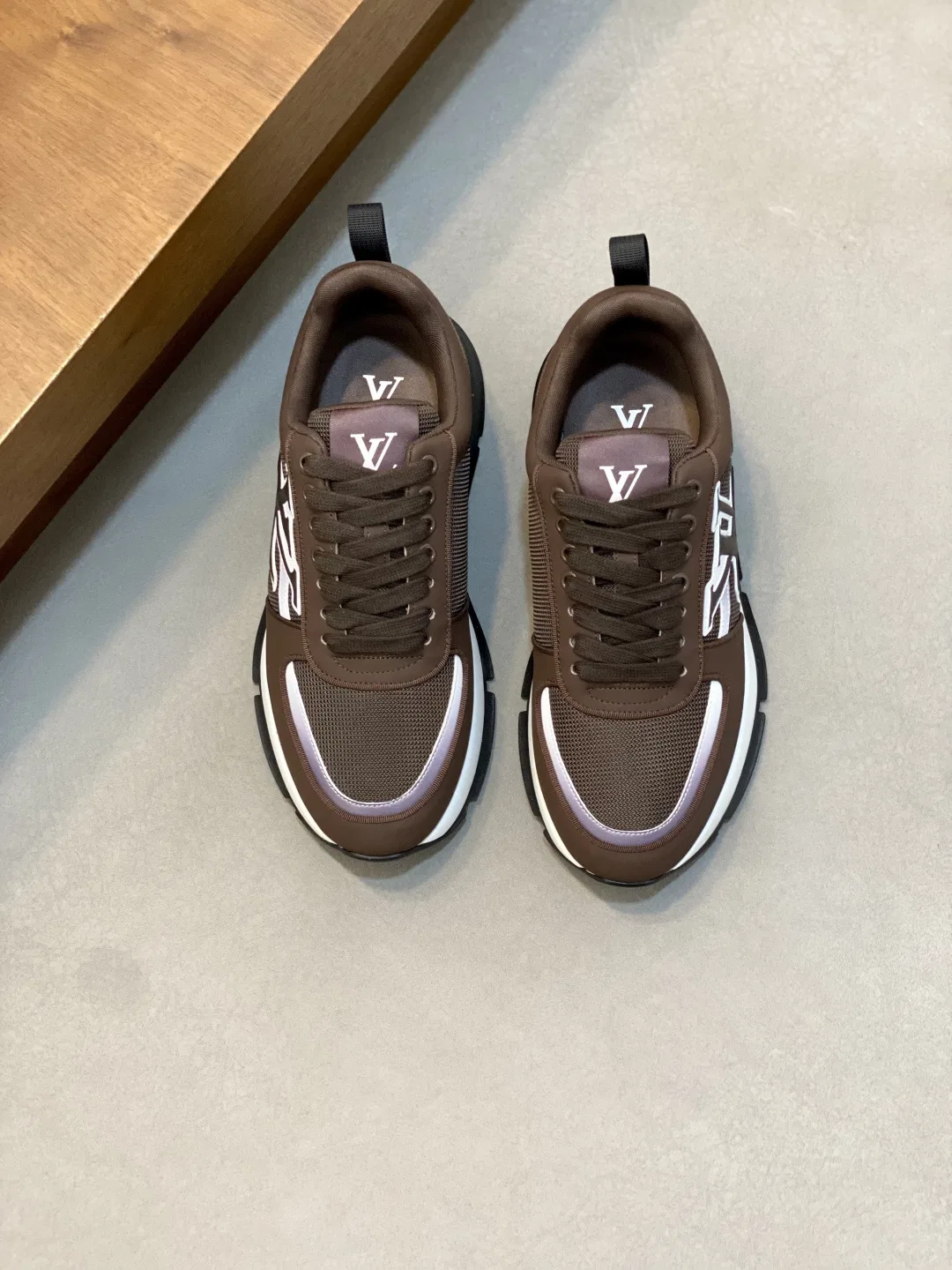 LV 27FW LDWAQLG 053 스니커즈 10
