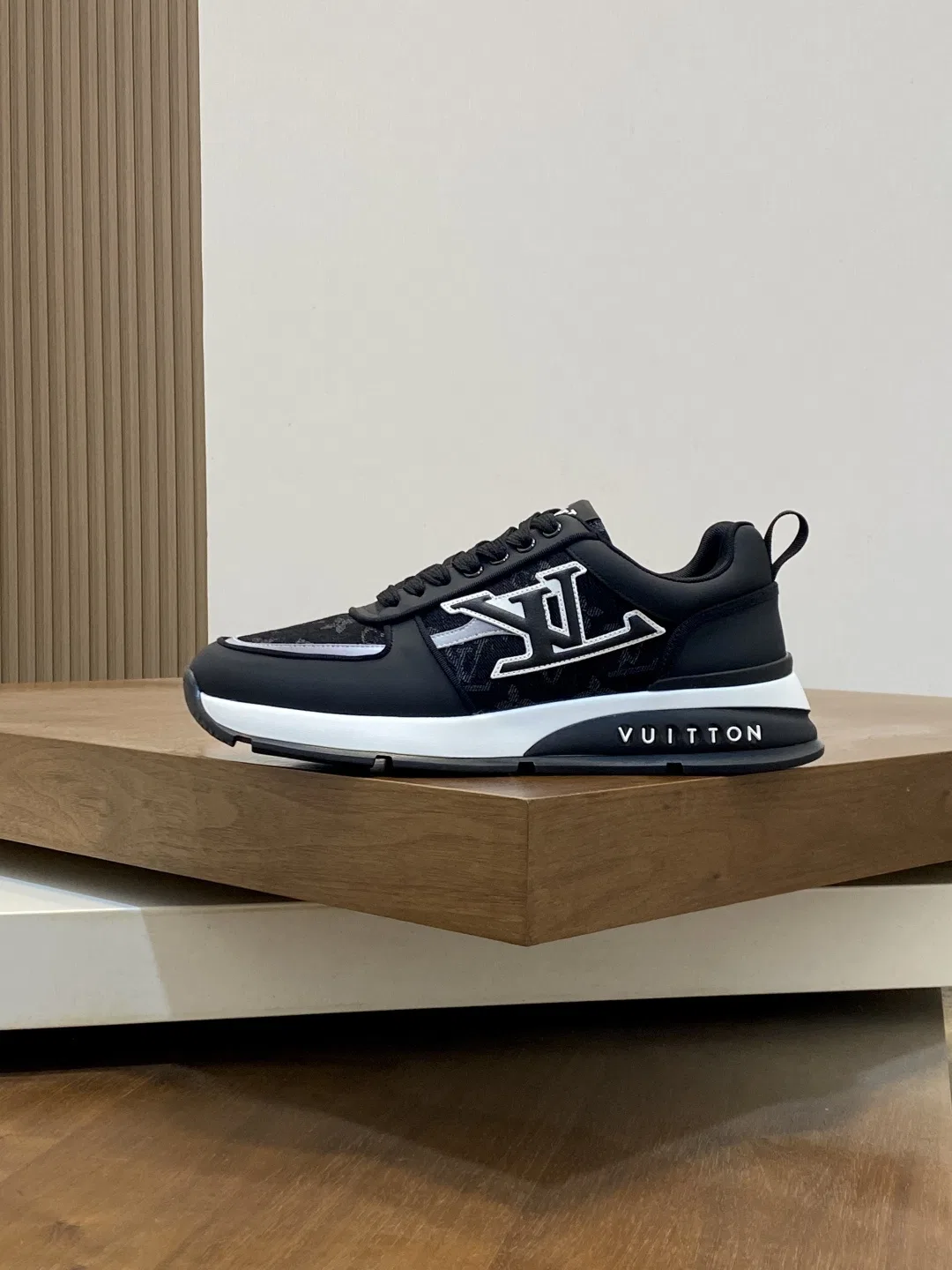 LV 27FW LDWAQLG 053 스니커즈 20