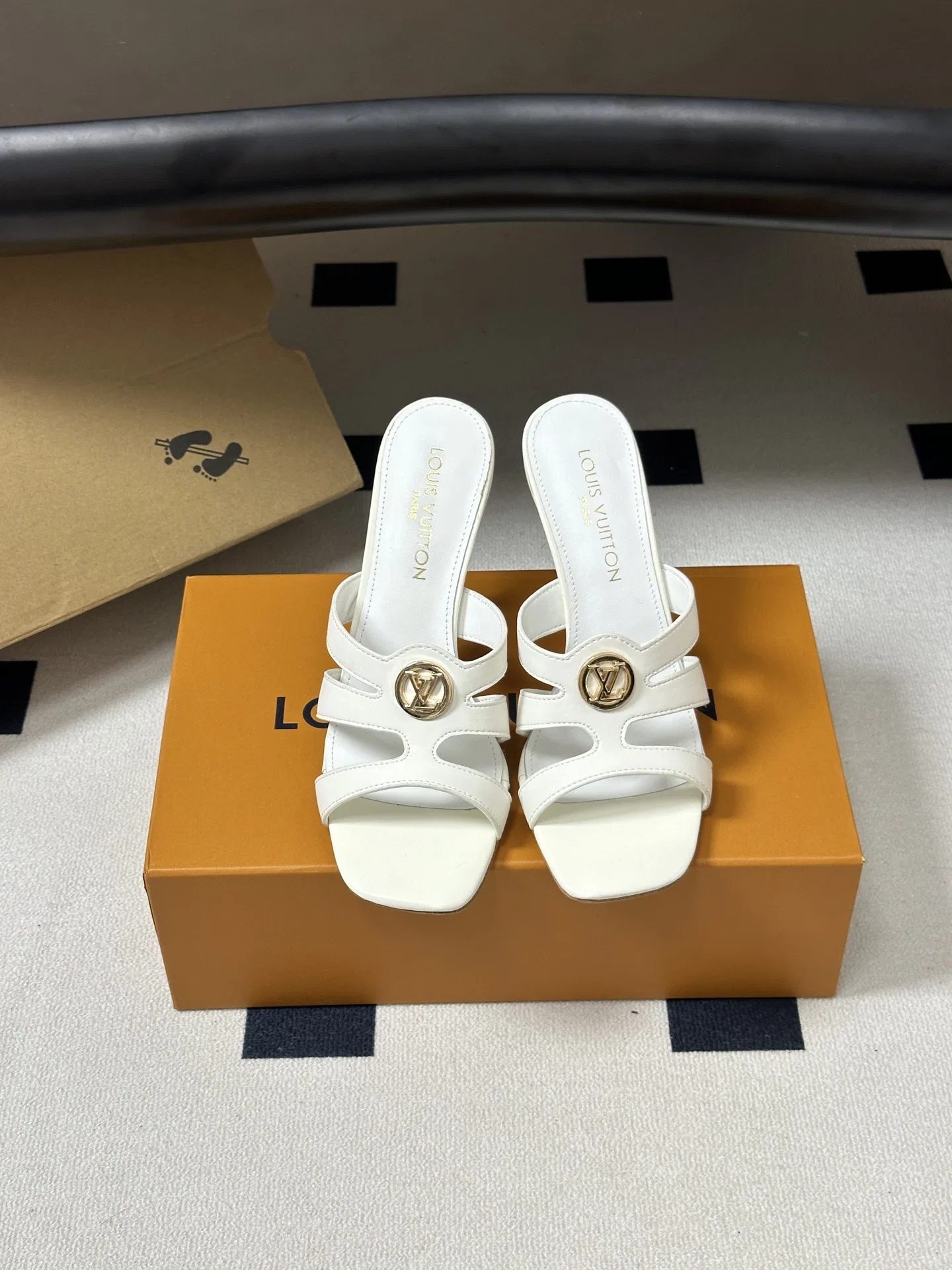LV 27FW LDWAQLG 058 구두 15