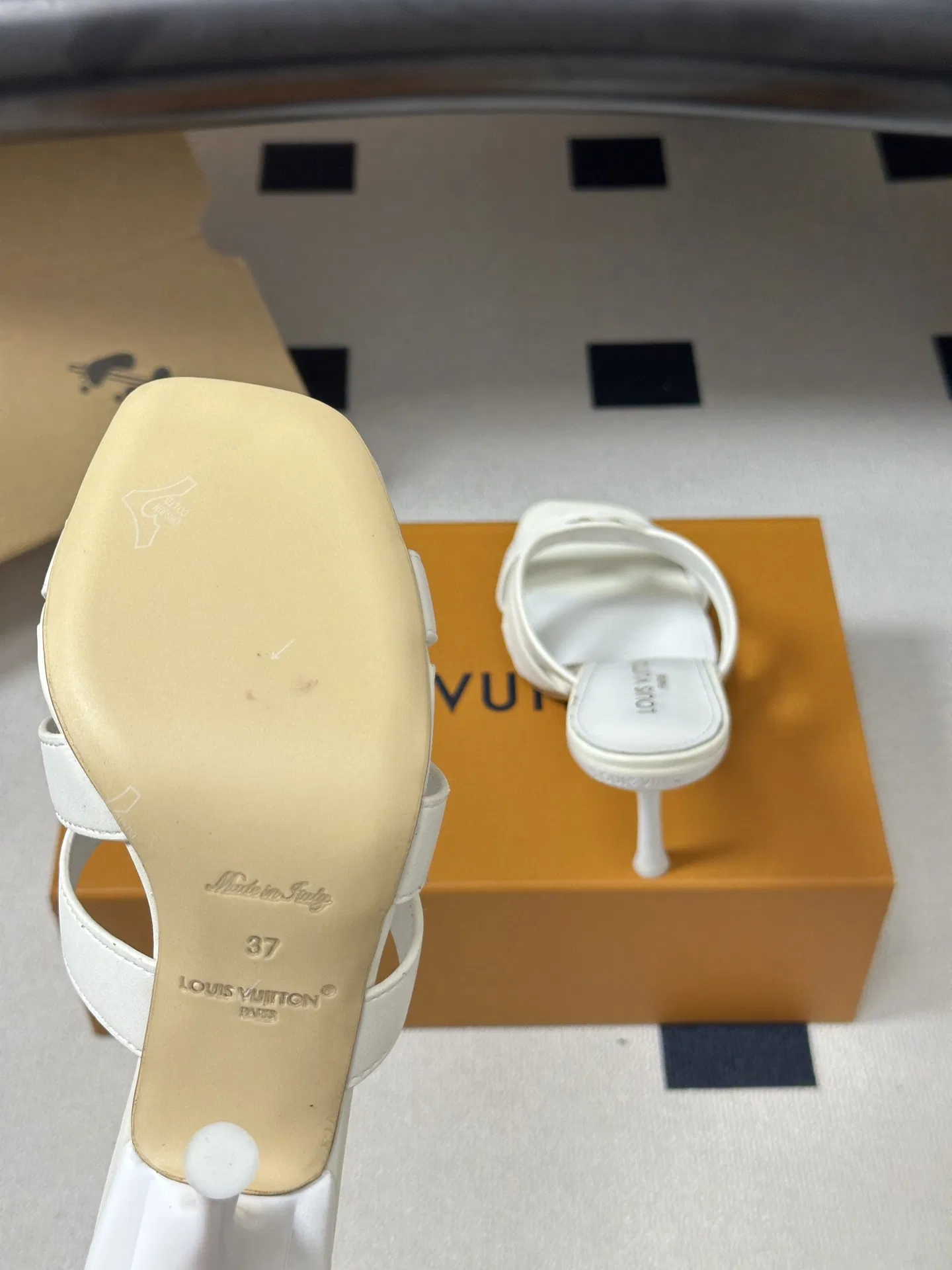 LV 27FW LDWAQLG 058 구두 18