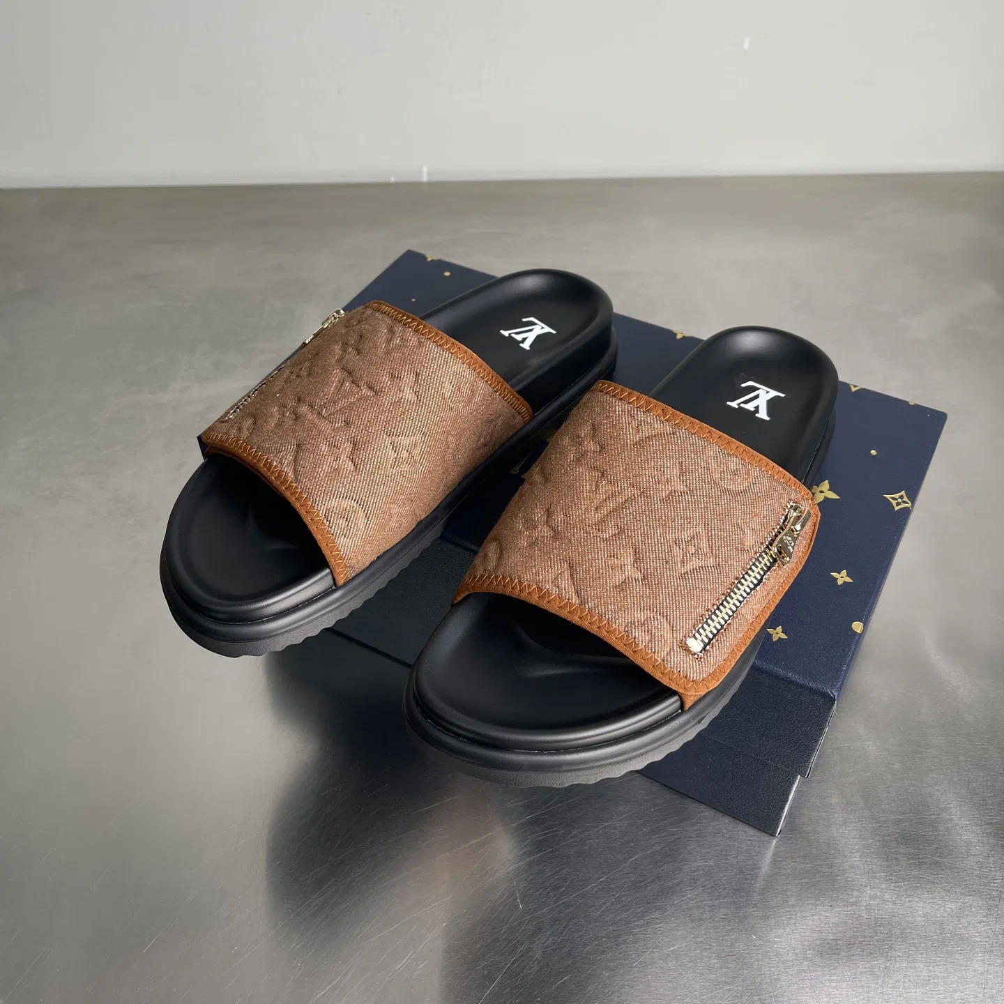 LV 27FW LDWAQLG 061 슬리퍼 11