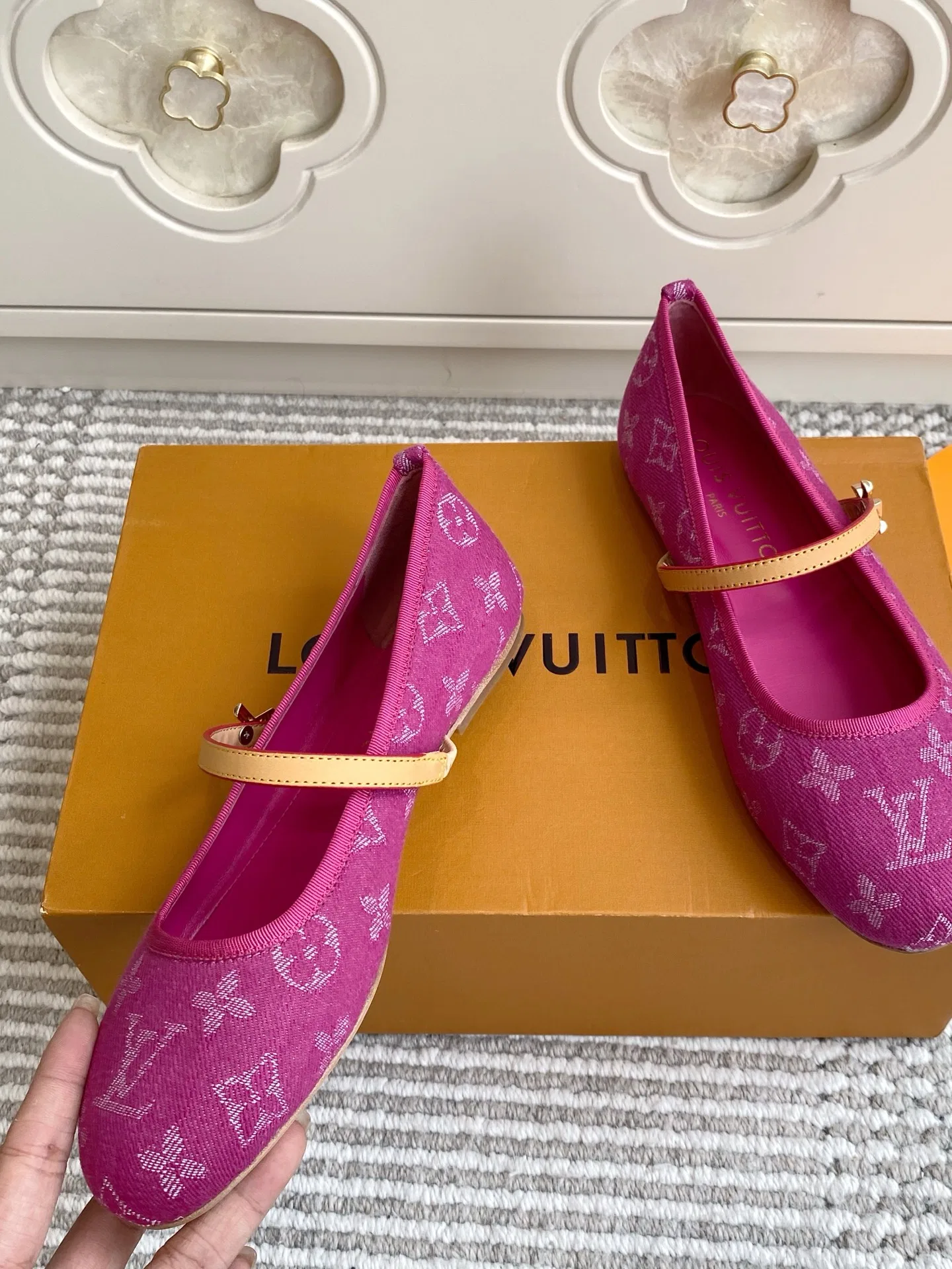 LV 27FW LDWAQLG 064 플랫슈즈 12