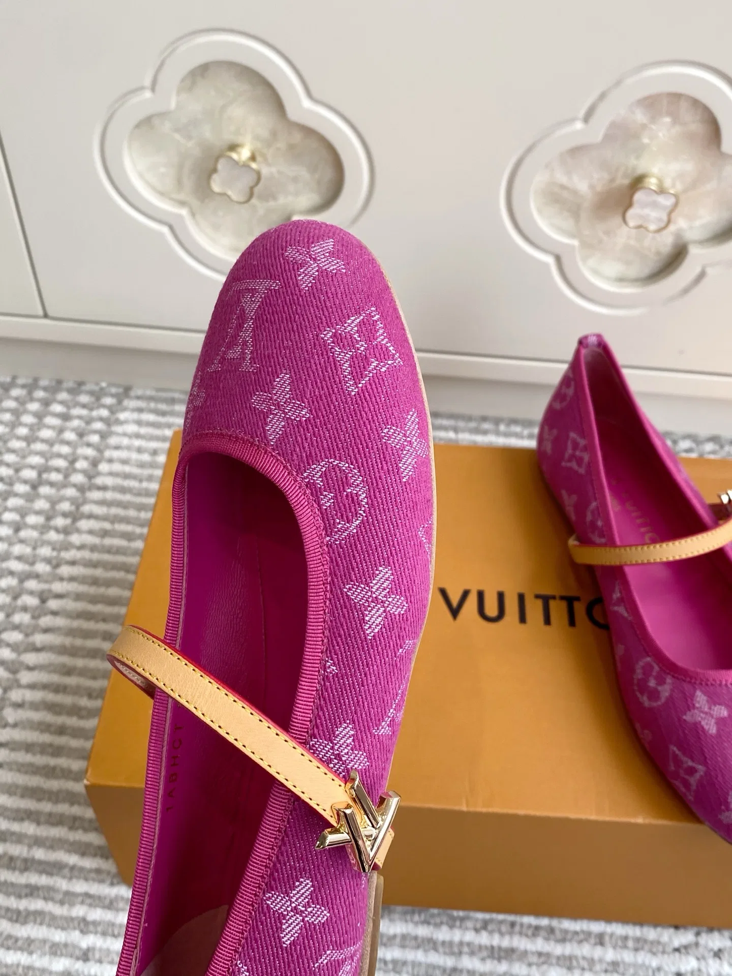 LV 27FW LDWAQLG 064 플랫슈즈 14