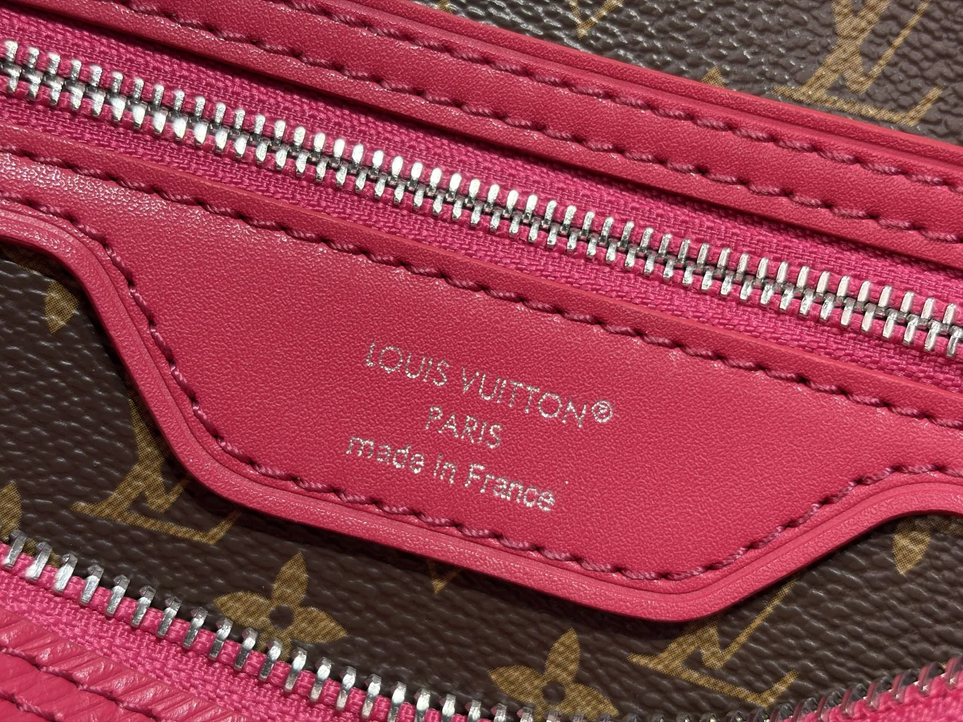 LV 27FW LDWAQLG 067 토트백 8