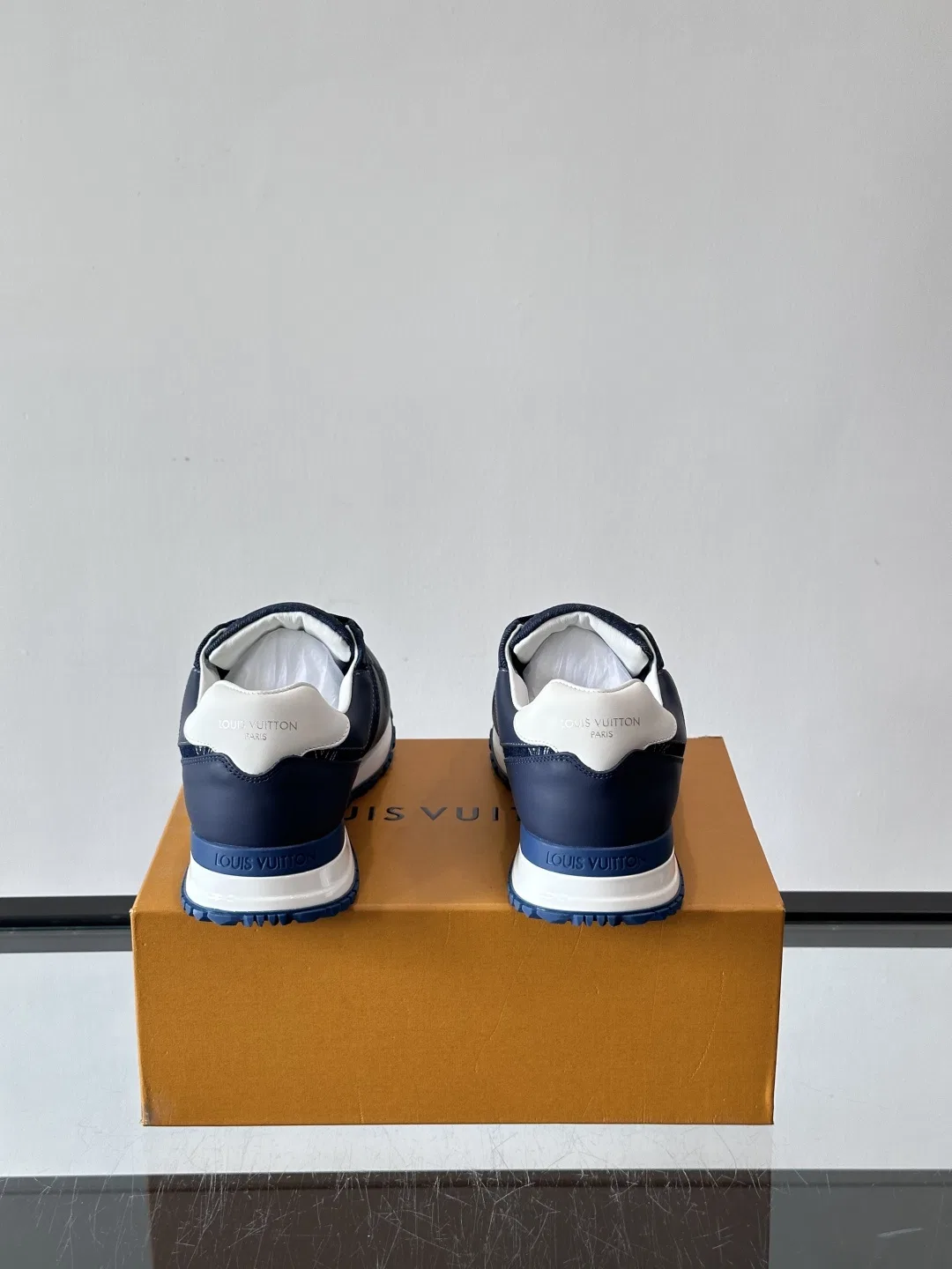 LV 27FW LDWAQLG 075 스니커즈 8