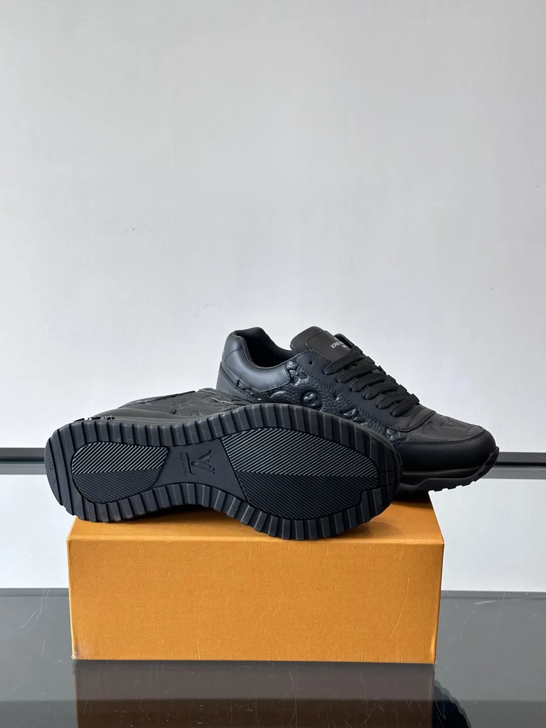 LV 27FW LDWAQLG 076 스니커즈 11