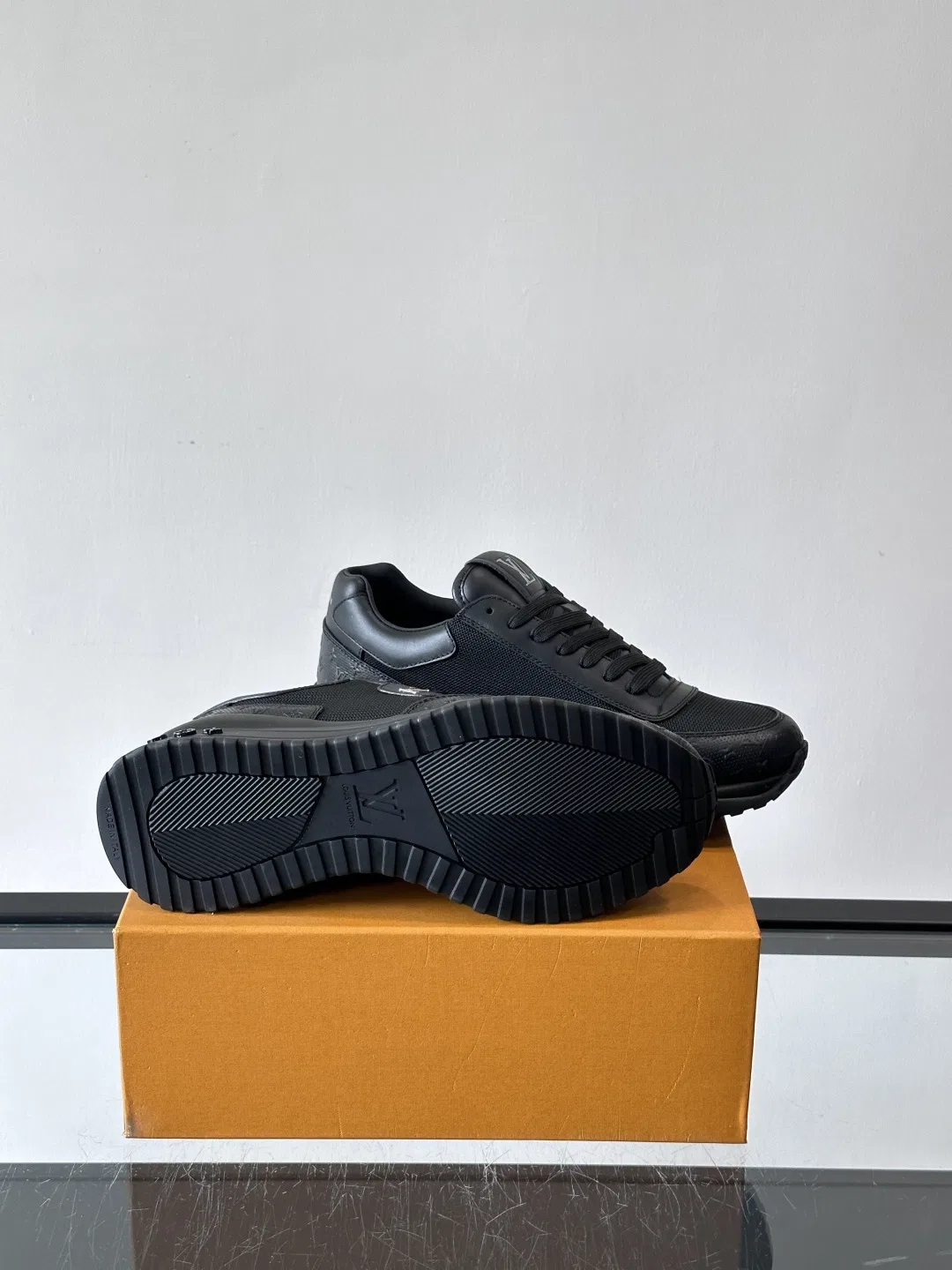 LV 27FW LDWAQLG 077 스니커즈 9