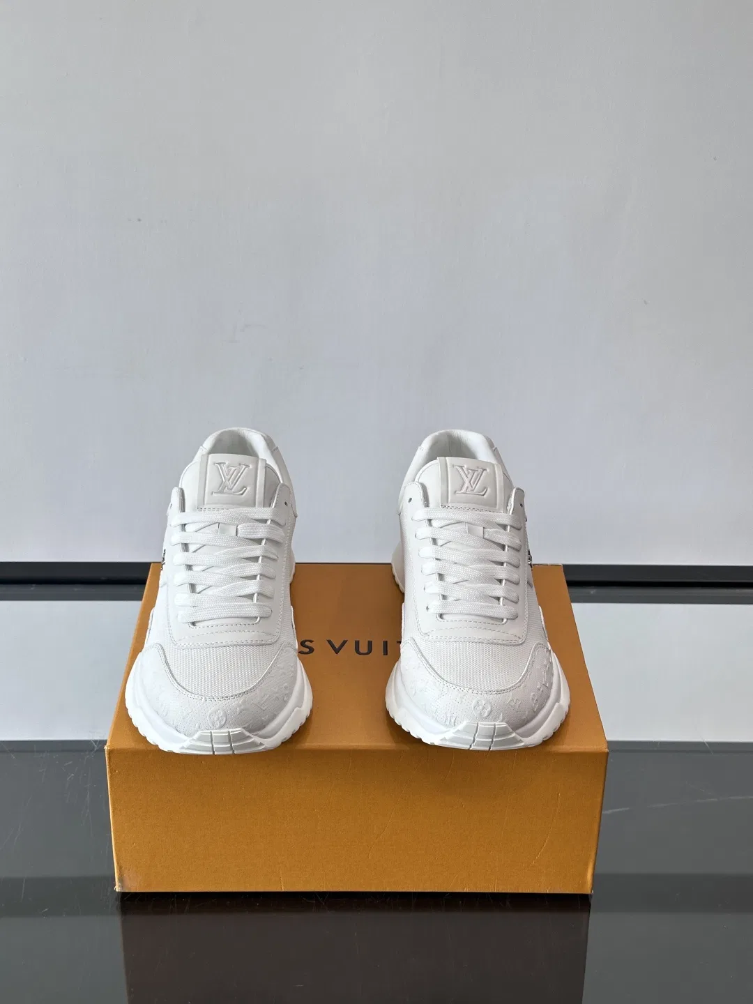 LV 27FW LDWAQLG 077 스니커즈 11